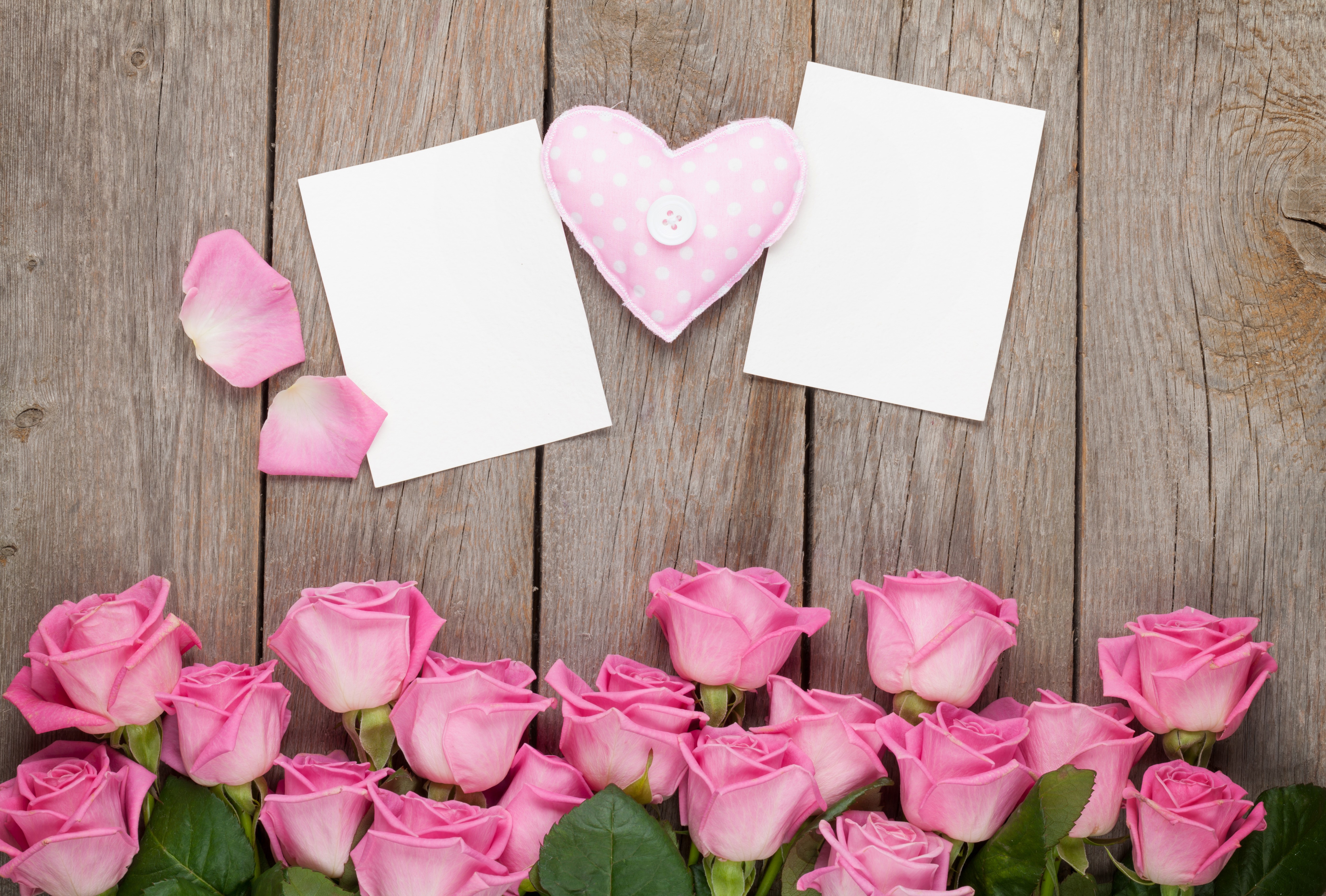 Pink Roses and Heart on Wood Planks HD Wallpaper