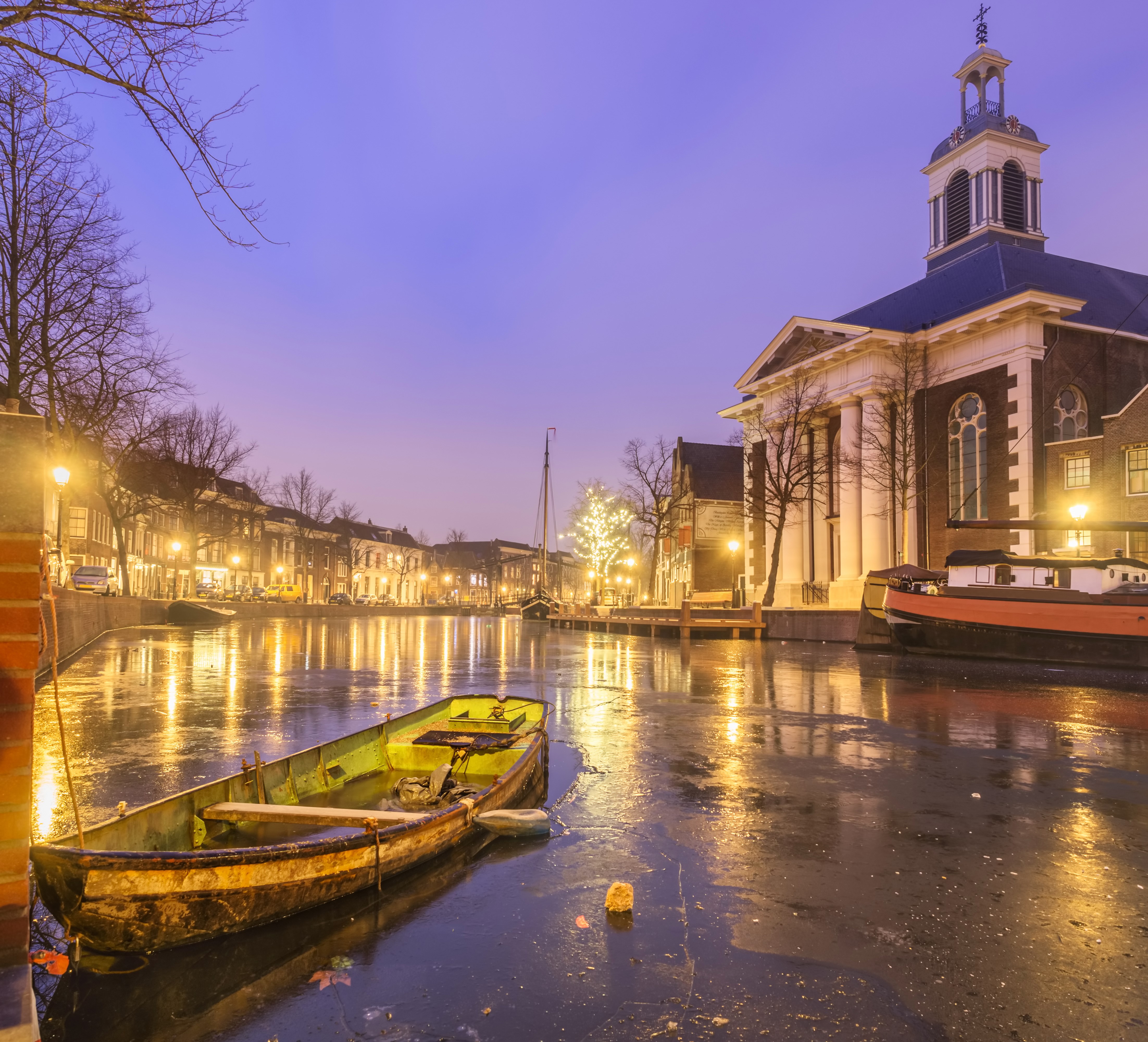 Canal in Schiedam, Netherlands at Night HD Wallpaper