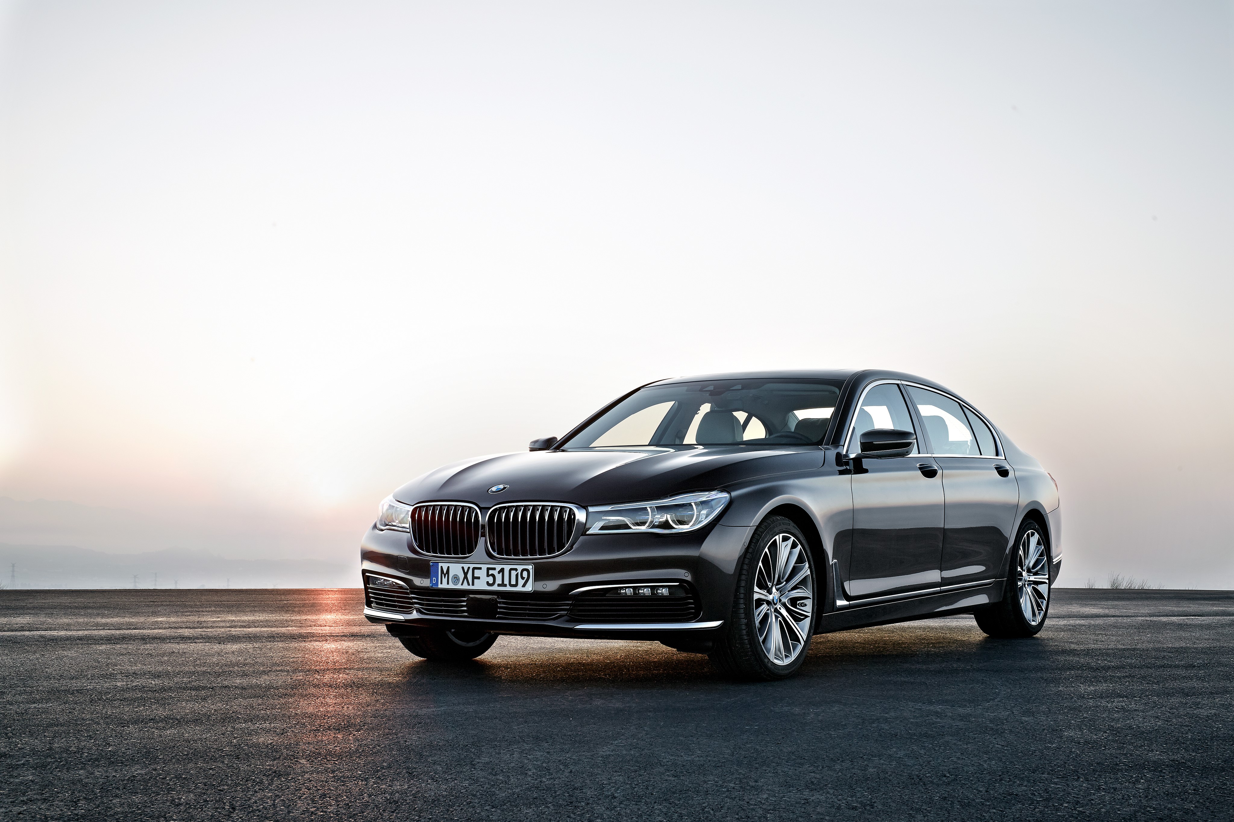 BMW 750Li G12 xDrive sedan HD Wallpaper