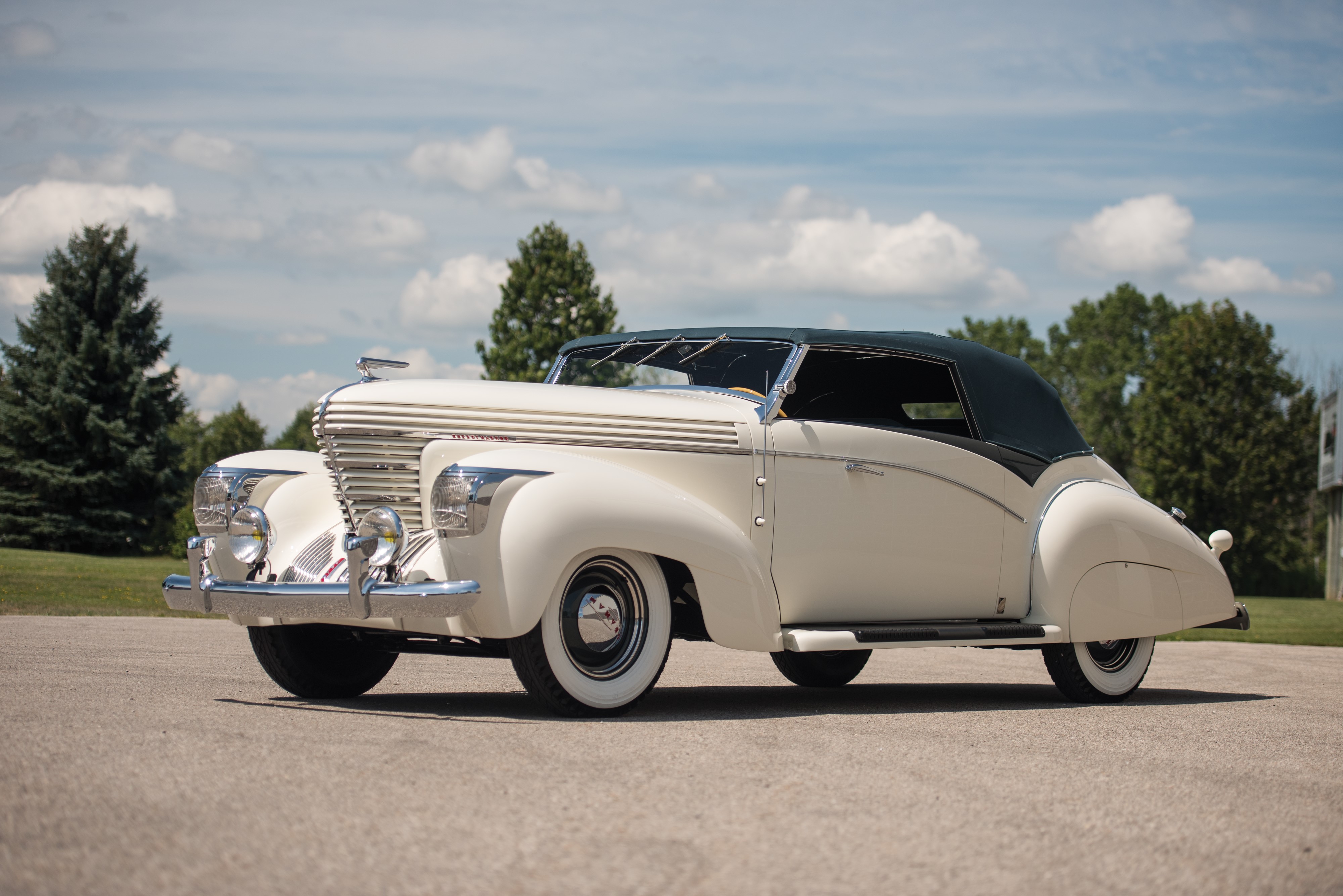 1938 Graham Model 97 Supercharged Cabriolet by Saoutchik HD Wallpaper