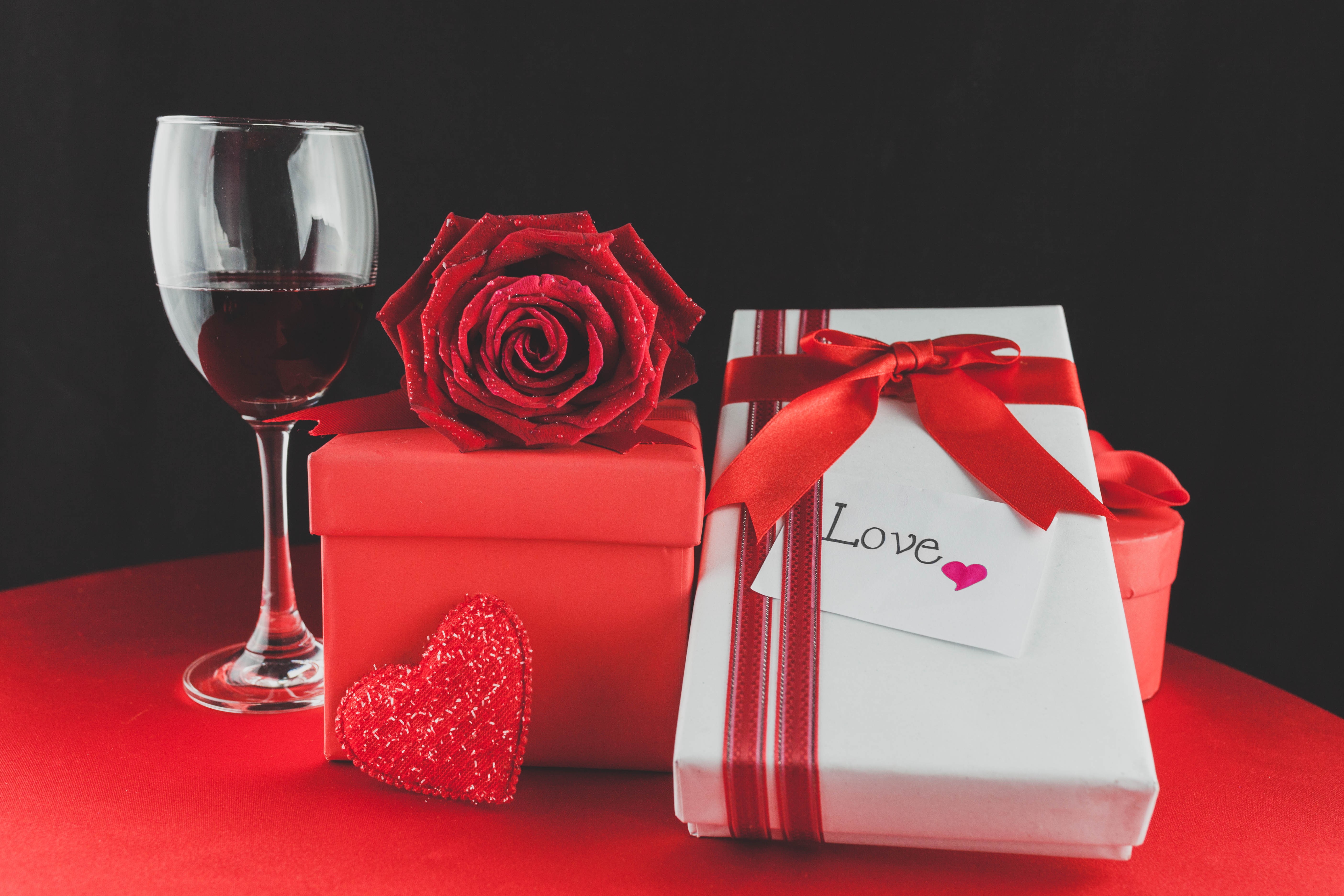 Gifts, Rose, Wine, and Heart for Valentine's Day HD Wallpaper