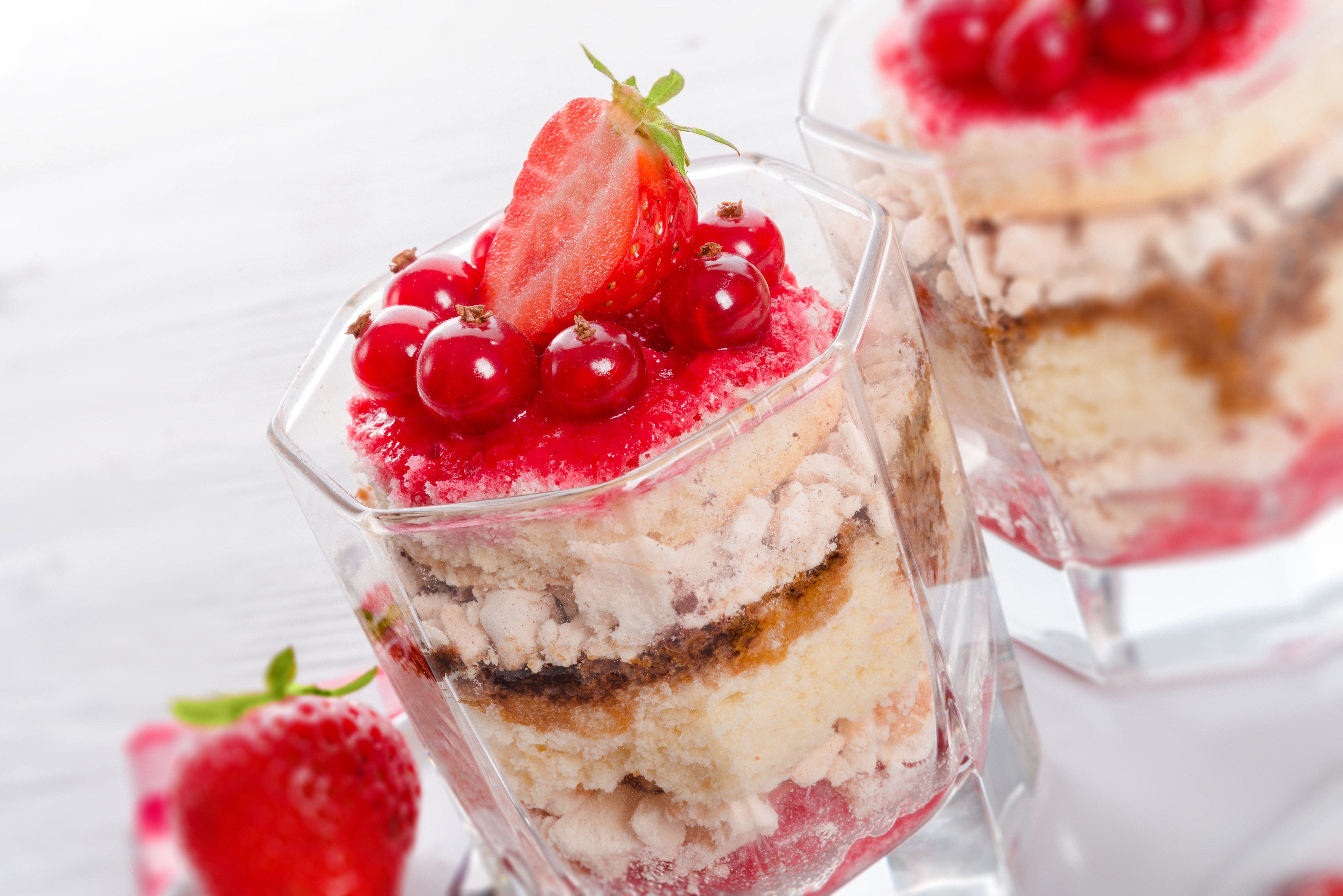 Dessert with Strawberry and Currant in Highball Glass HD Wallpaper