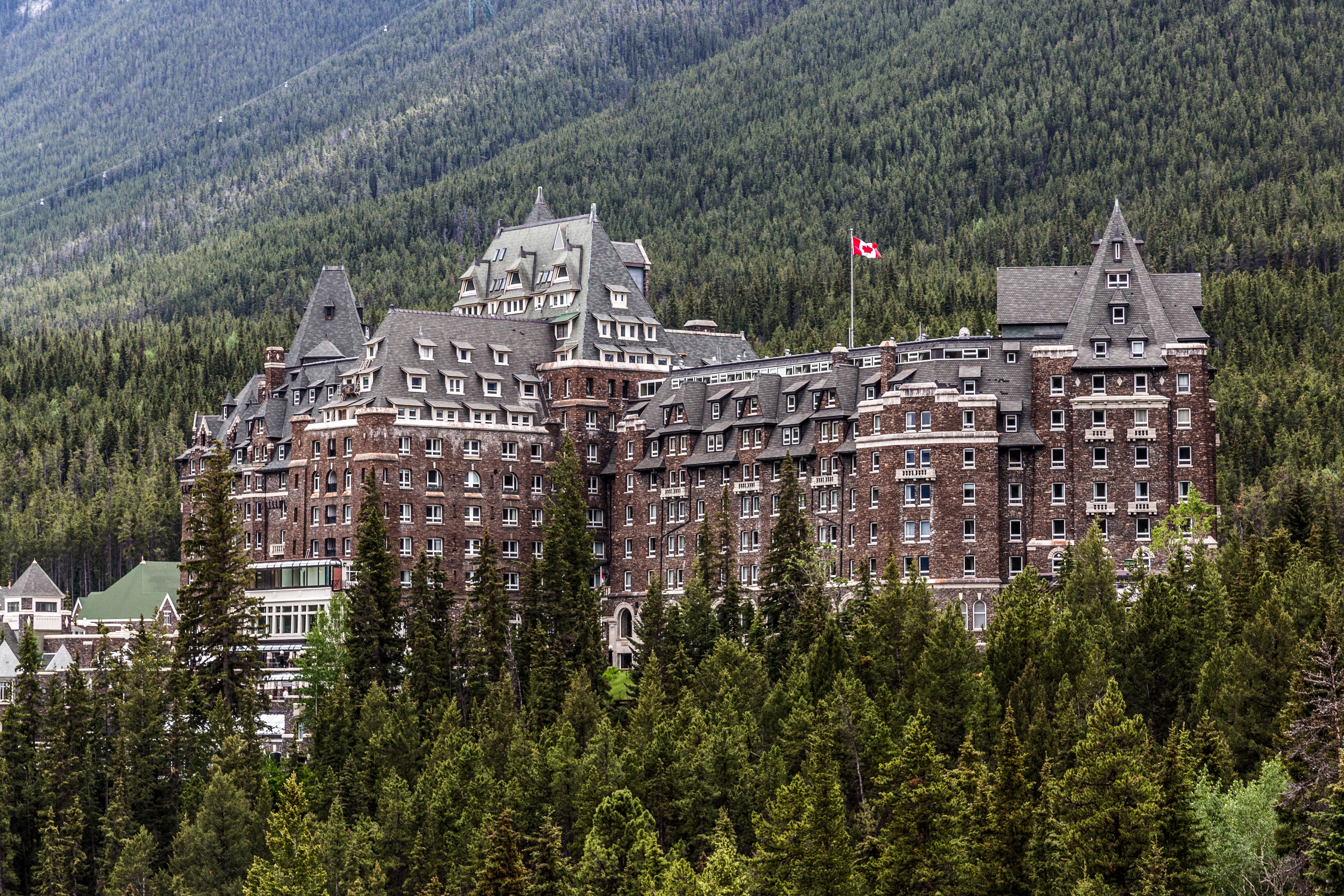 Fairmont Banff Springs Hotel in Banff National Park, Canada HD Wallpaper