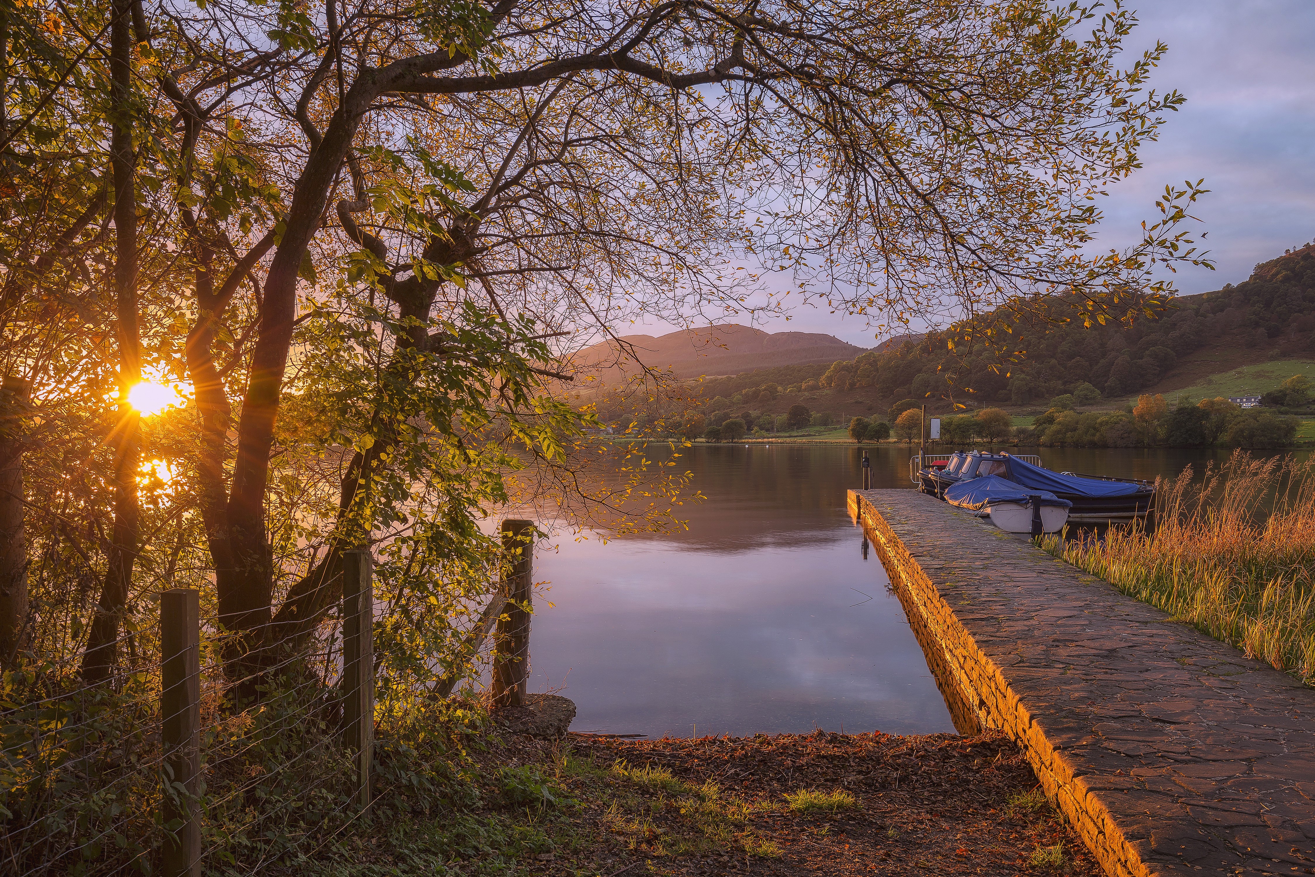 Autumn Sunrise over Lake of Menteith, Scotland HD Wallpaper