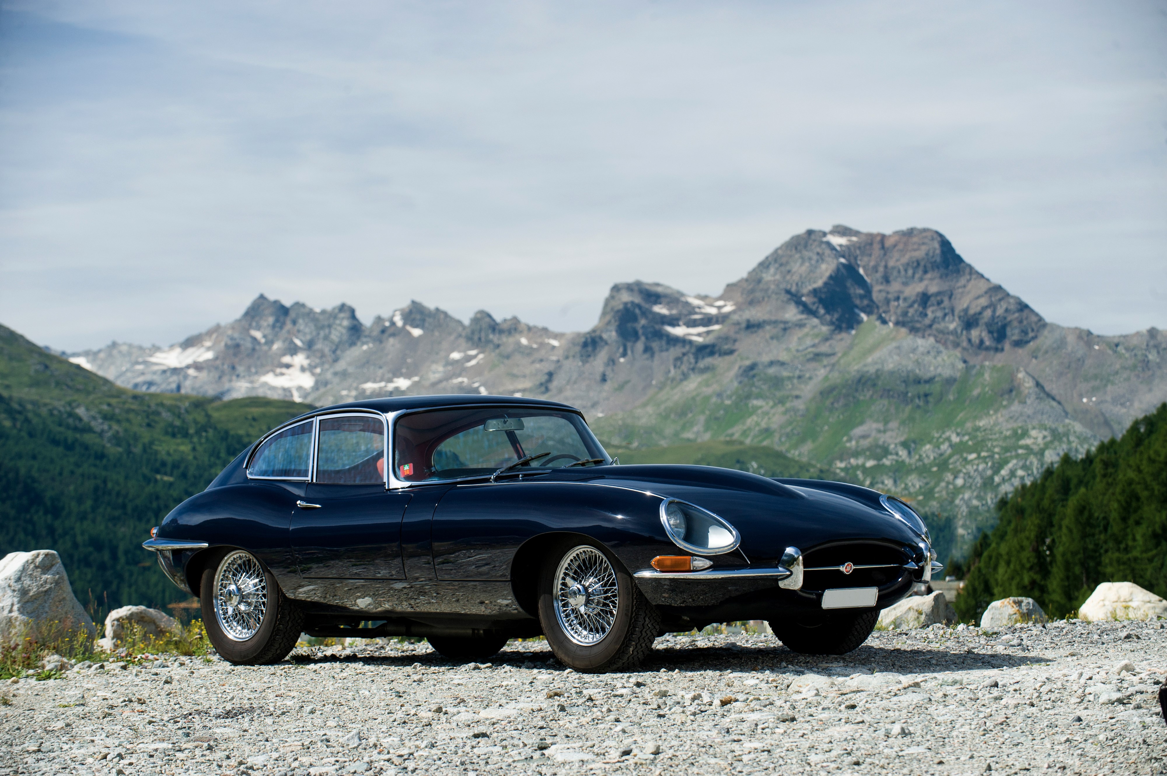 Jaguar E-Type 4.2-Litre Fixed Head Coupe HD Wallpaper