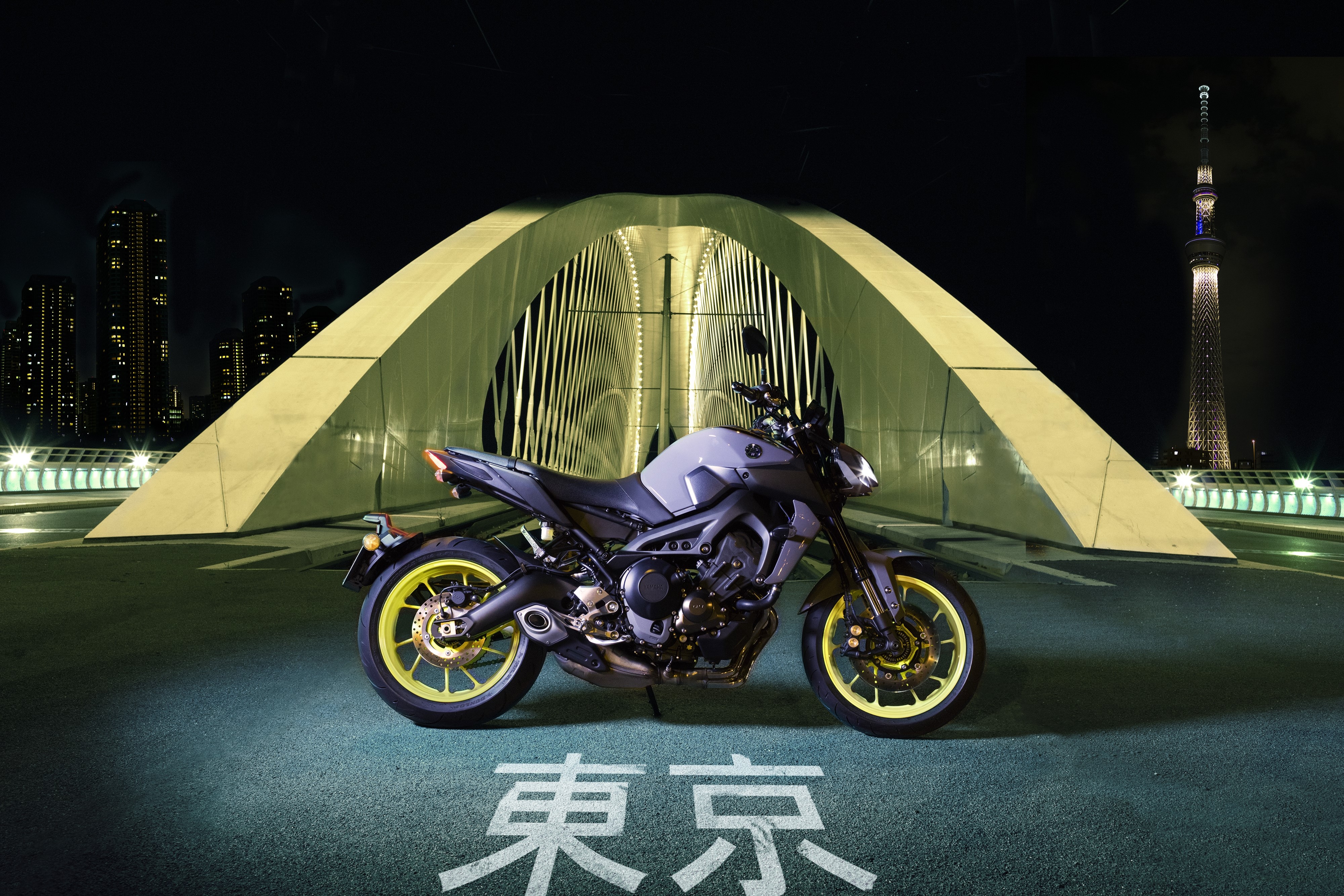 2017 Yamaha MT-09 motorcycle on a bridge in Tokyo at night HD Wallpaper