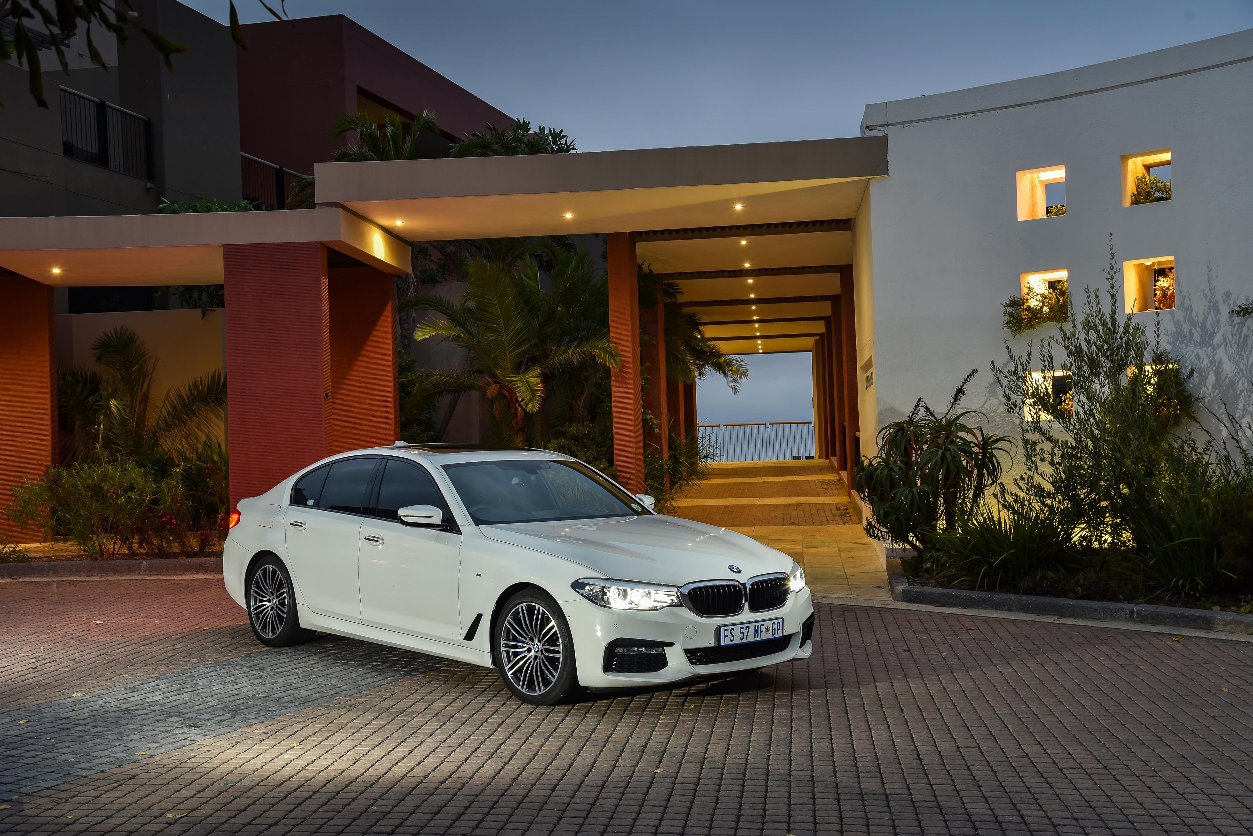 White 2017 BMW 530d Sedan M Sport HD Wallpaper