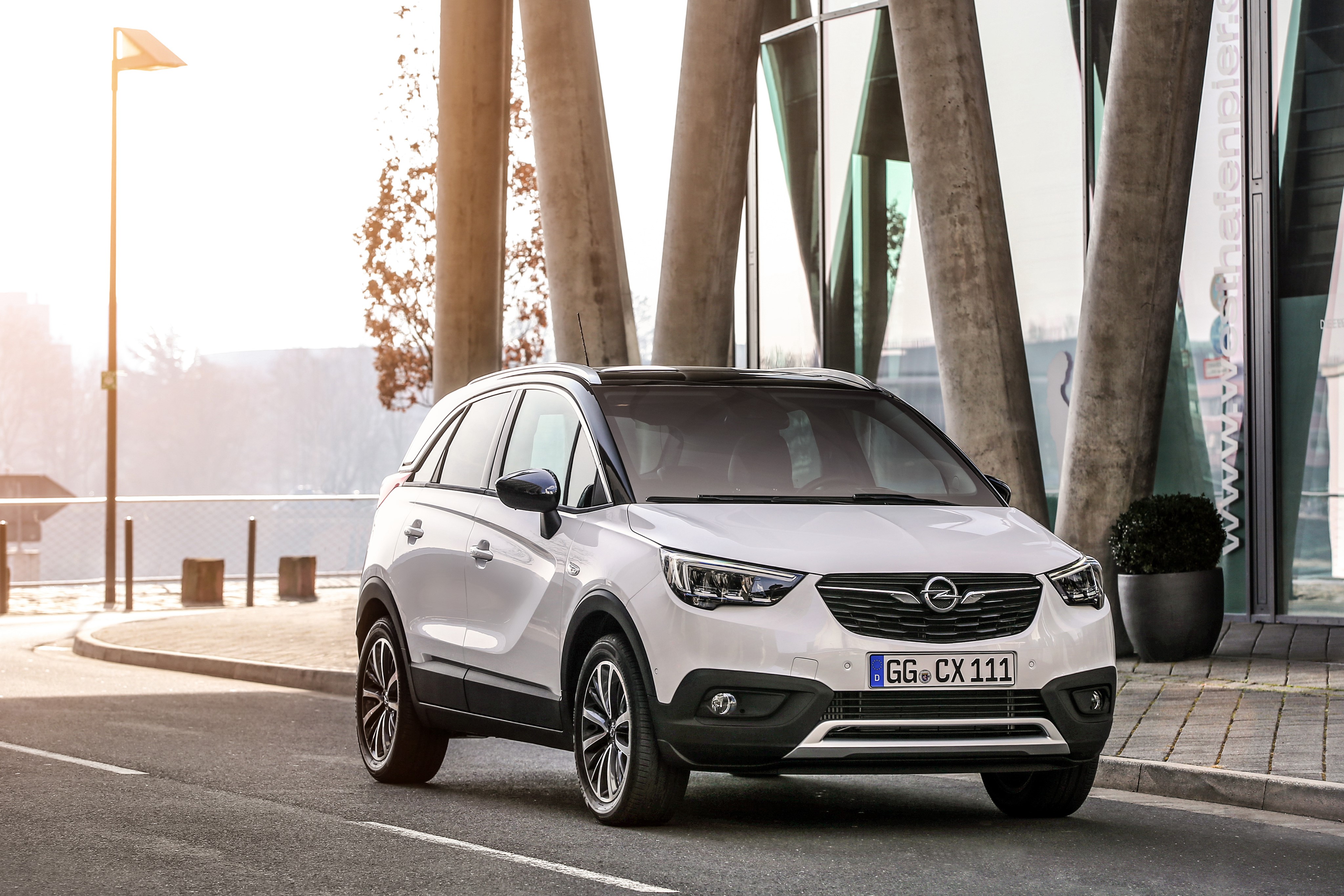 White 2017 Opel Crossland X Turbo HD Wallpaper