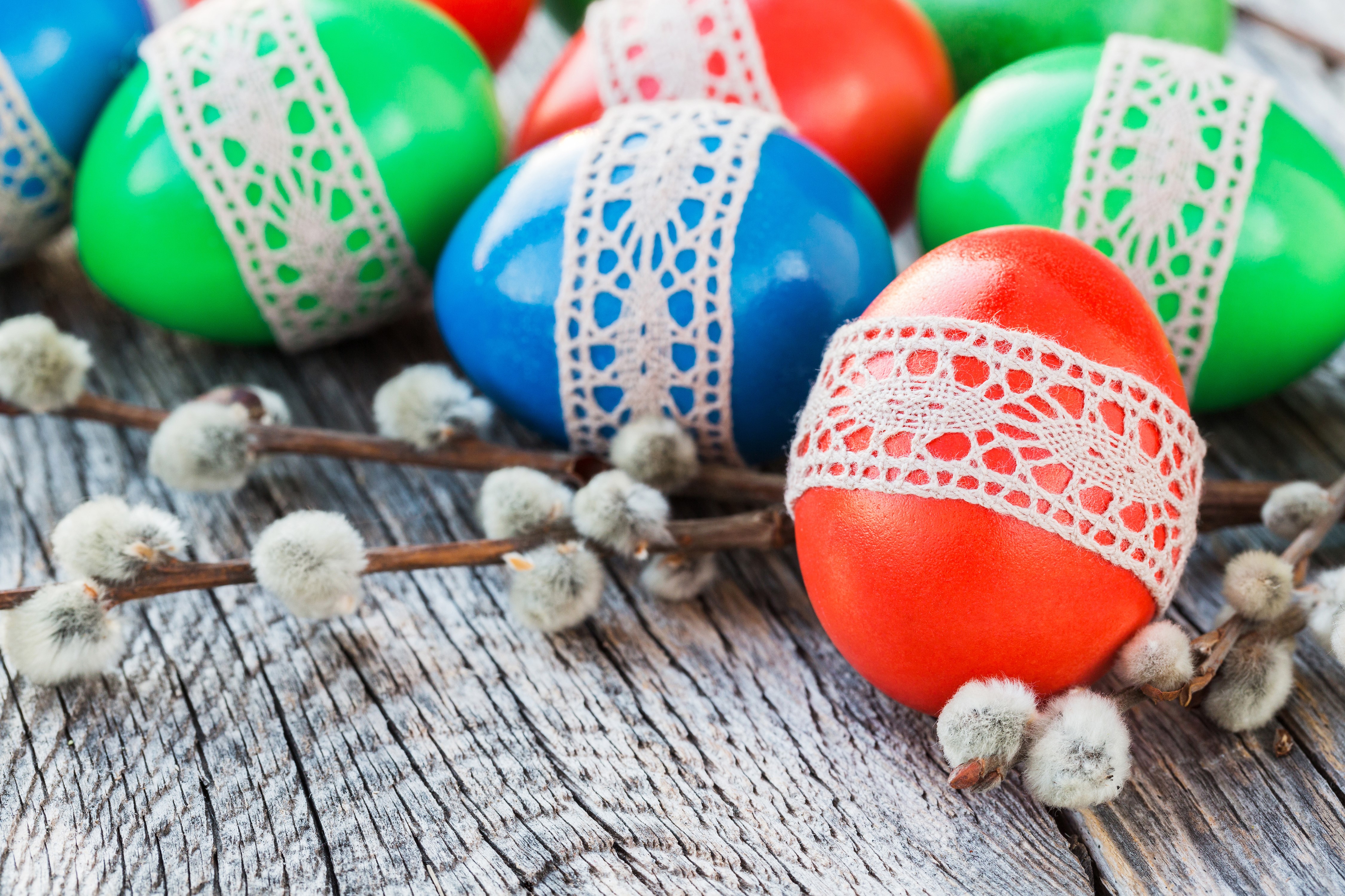 Easter Eggs with Lace and Pussy Willow Branches HD Wallpaper