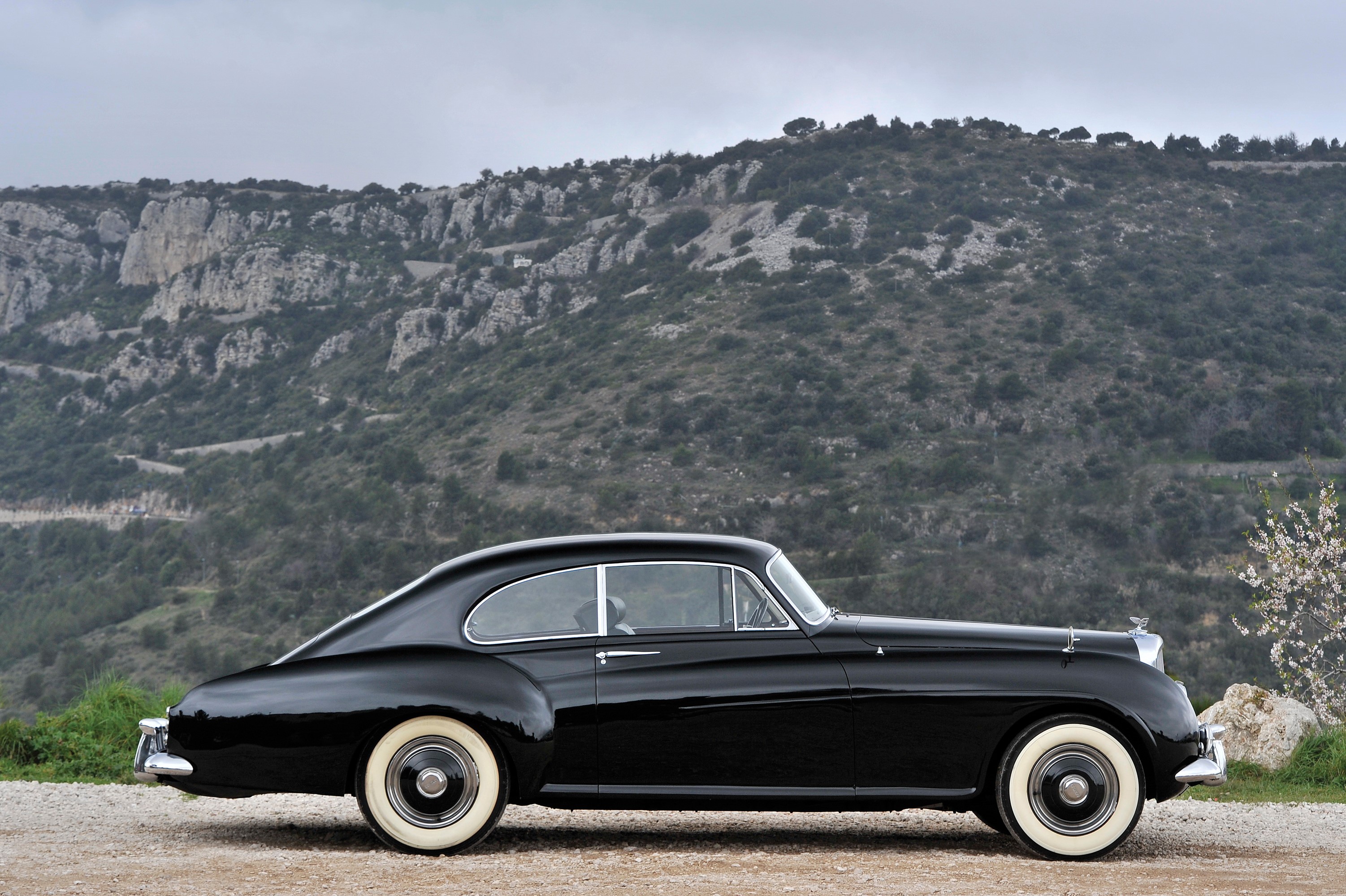 Black 1953-55 R-Type Continental Sports Saloon by Mulliner AT Bentley HD Wallpaper