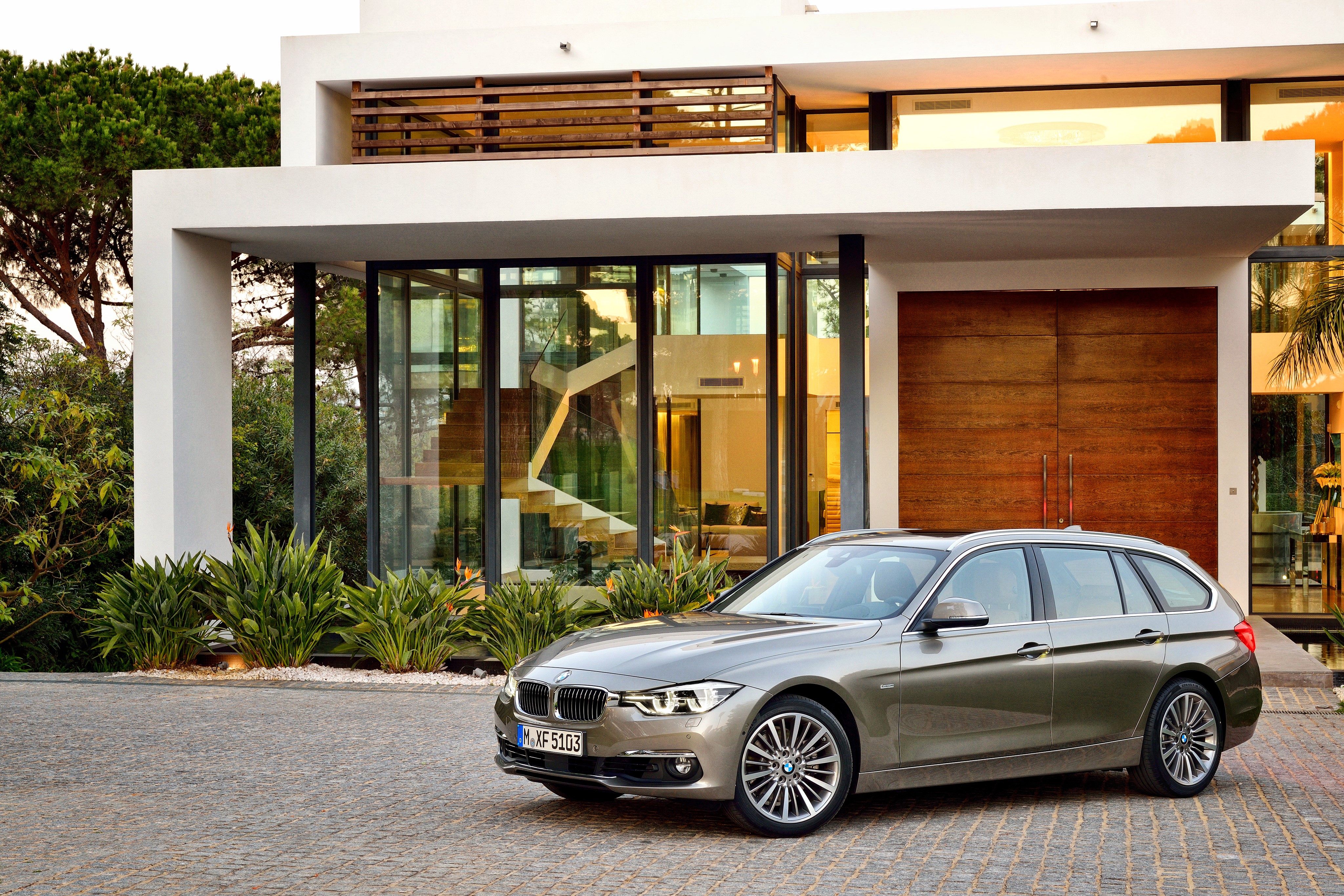 BMW 330d F31 Touring Estate Car HD Wallpaper