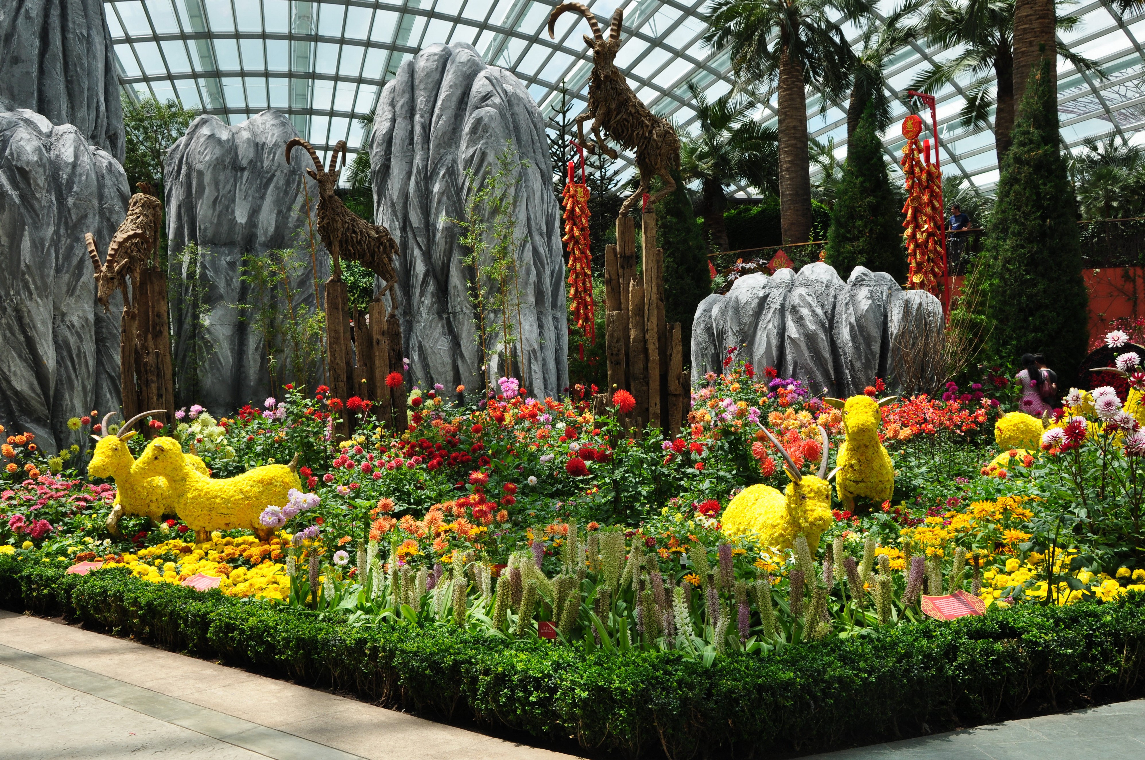 4K Gardens by the Bay Singapore Flower Sculptures HD Wallpaper