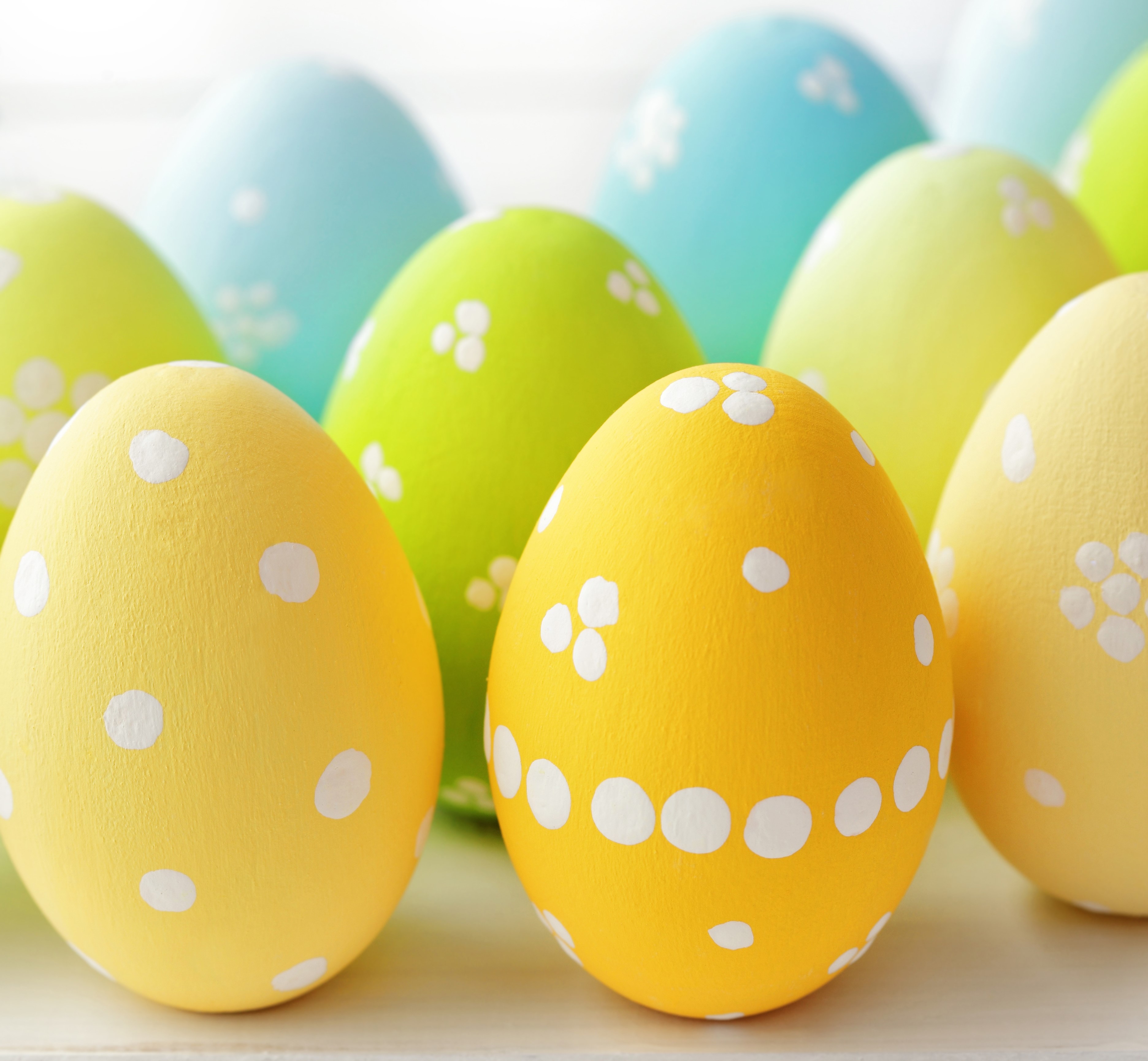 Easter Eggs with White Polka Dots and Flower Designs HD Wallpaper