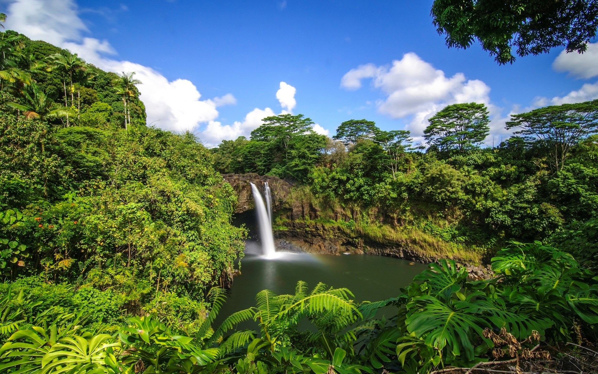 Rainbow Falls waterfall in Hawaii HD Wallpaper