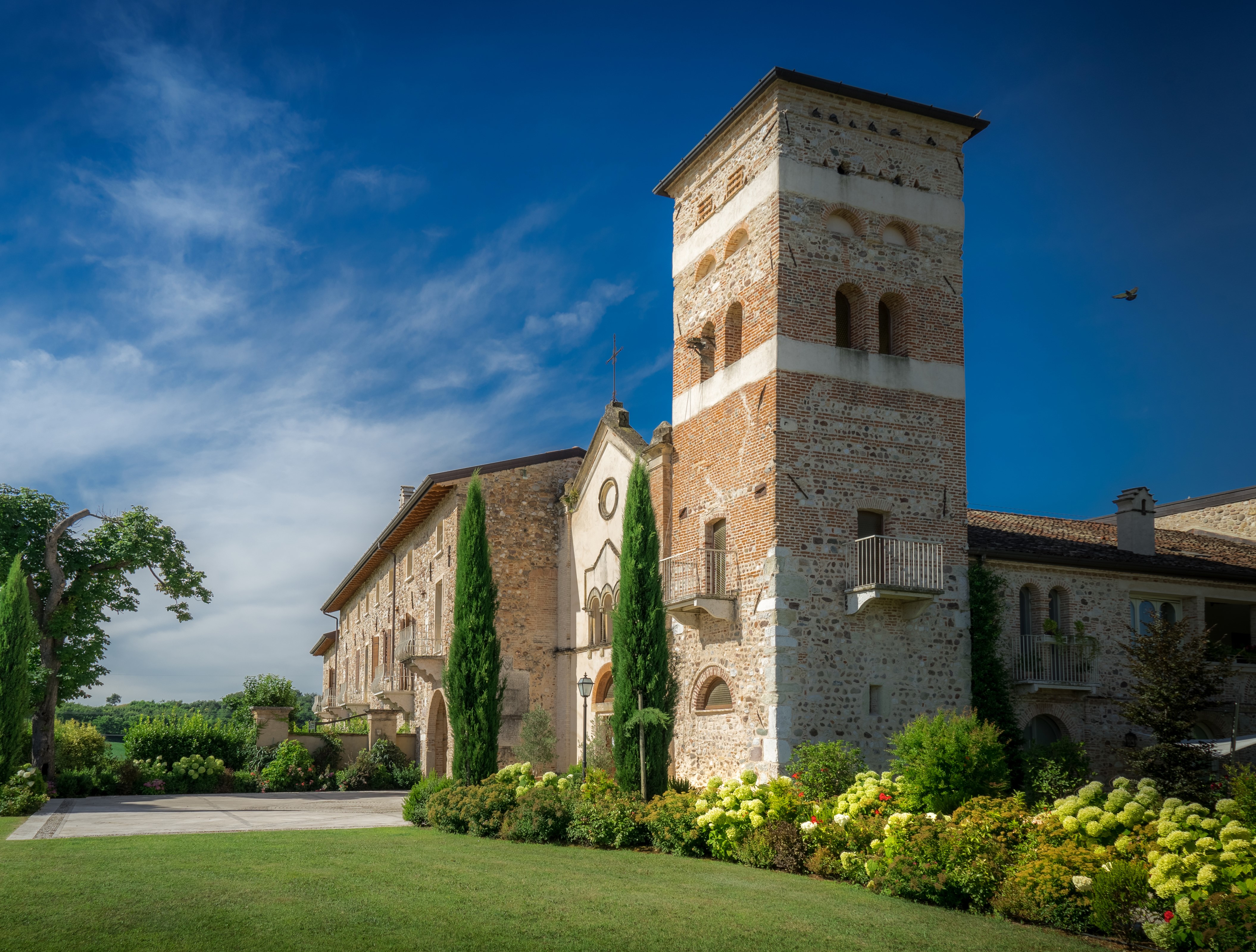 Kloster San Vigilio Monastery in Italy HD Wallpaper
