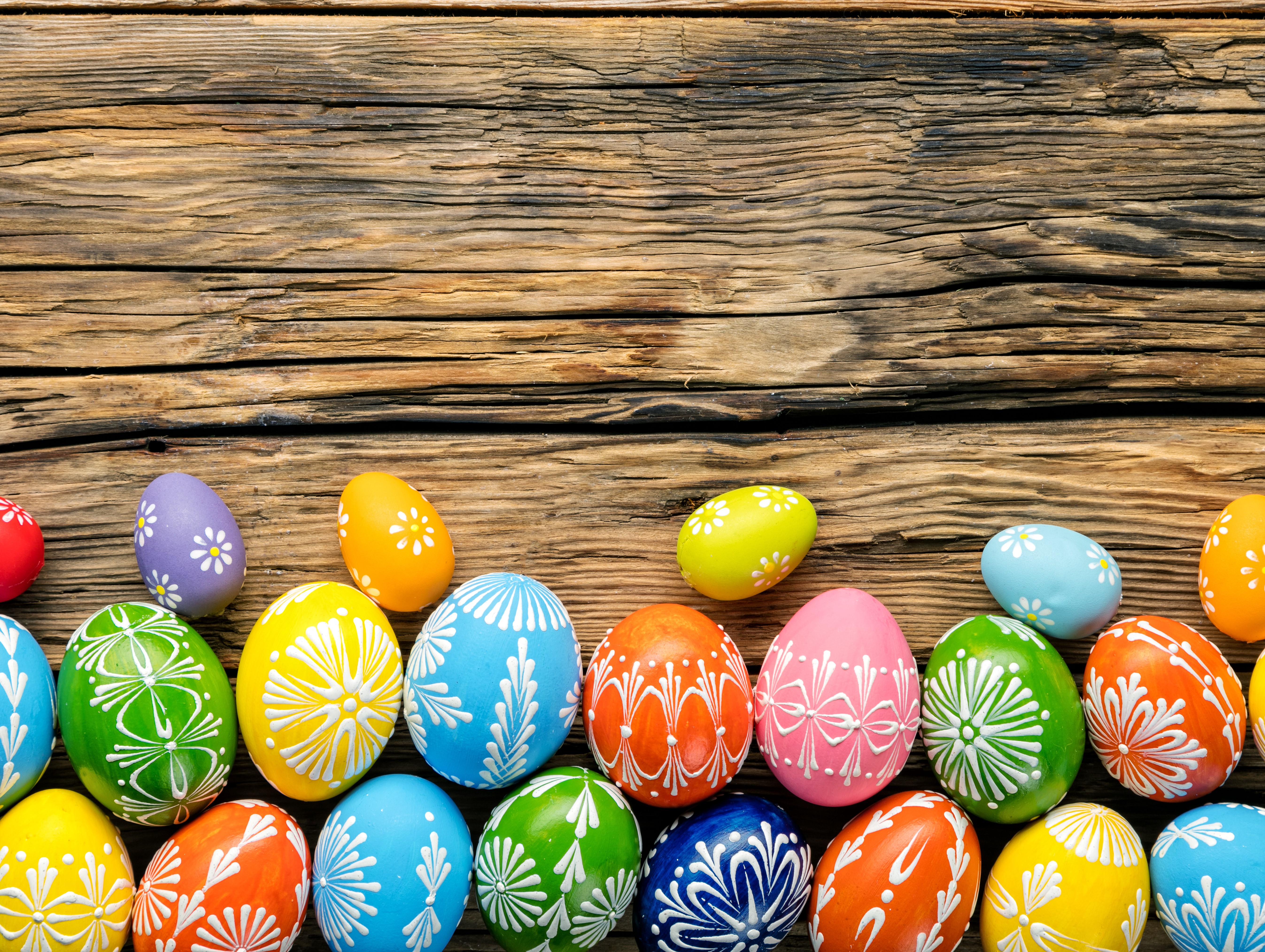 Easter Eggs on Wood Planks HD Wallpaper