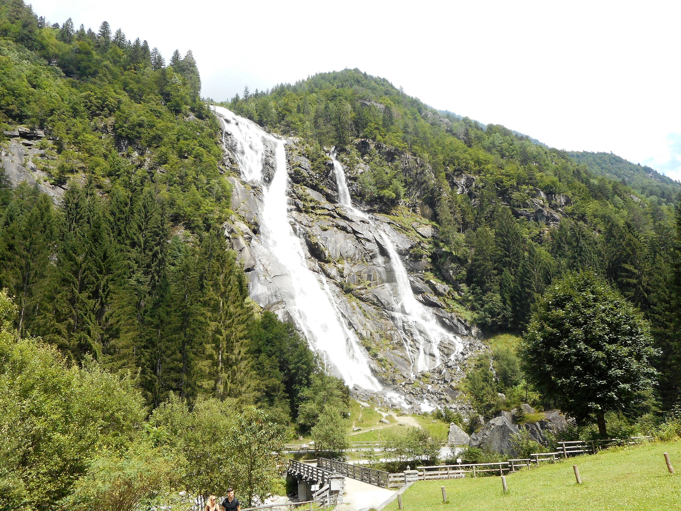 Nardis Waterfalls in Trentino, Italy HD Wallpaper
