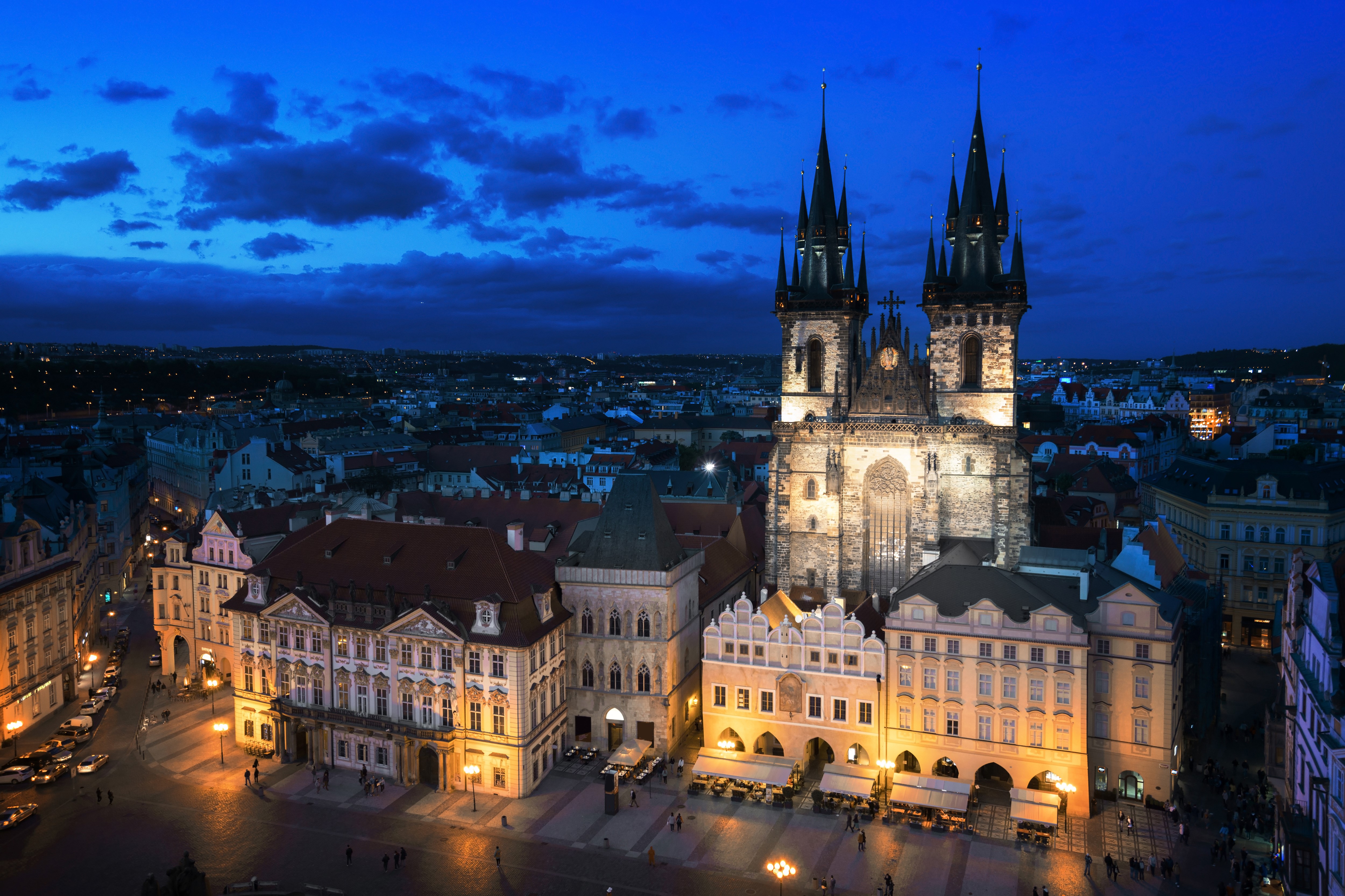 Prague Old Town Square at Dusk HD Wallpaper