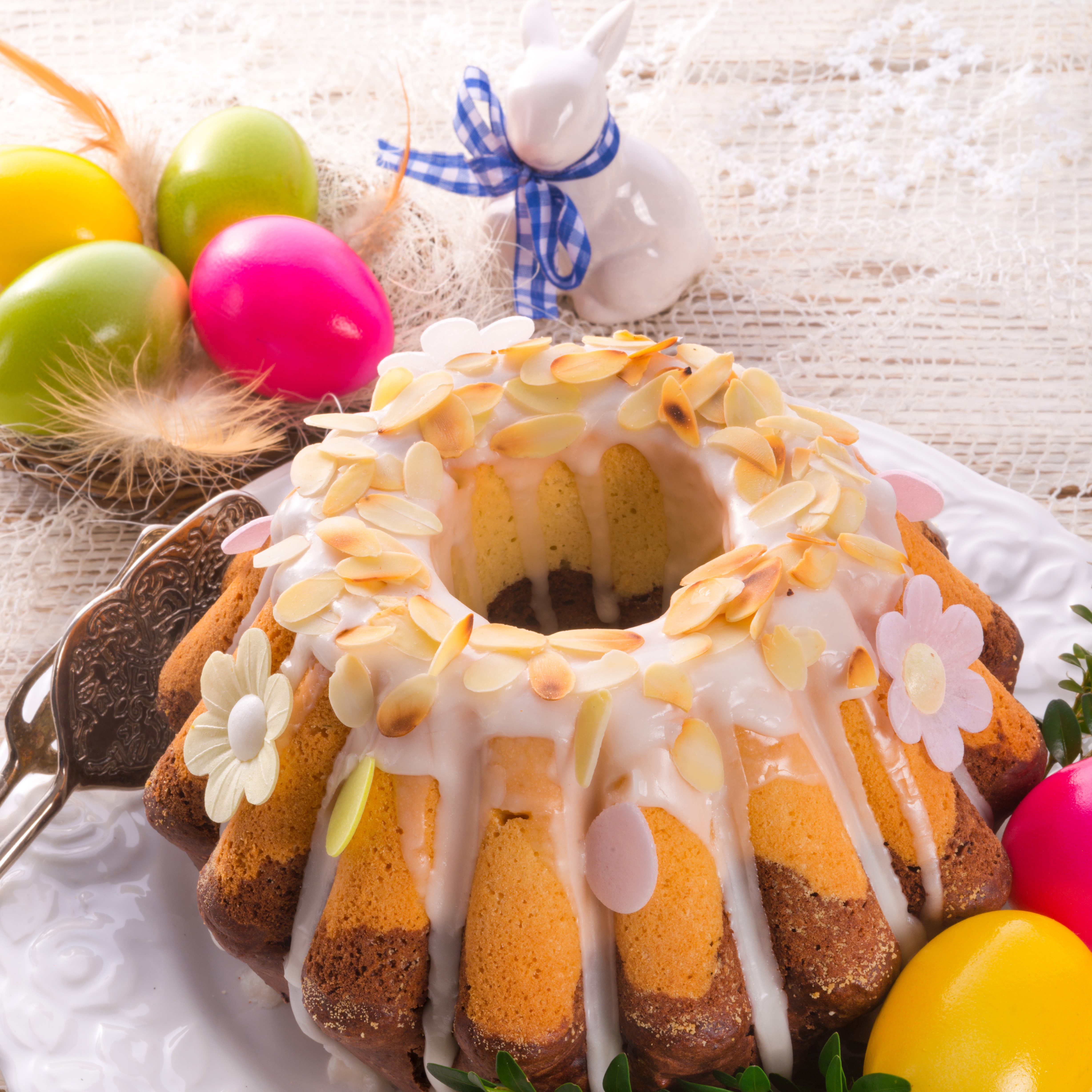 Easter Pound Cake with Almonds and Decorations HD Wallpaper