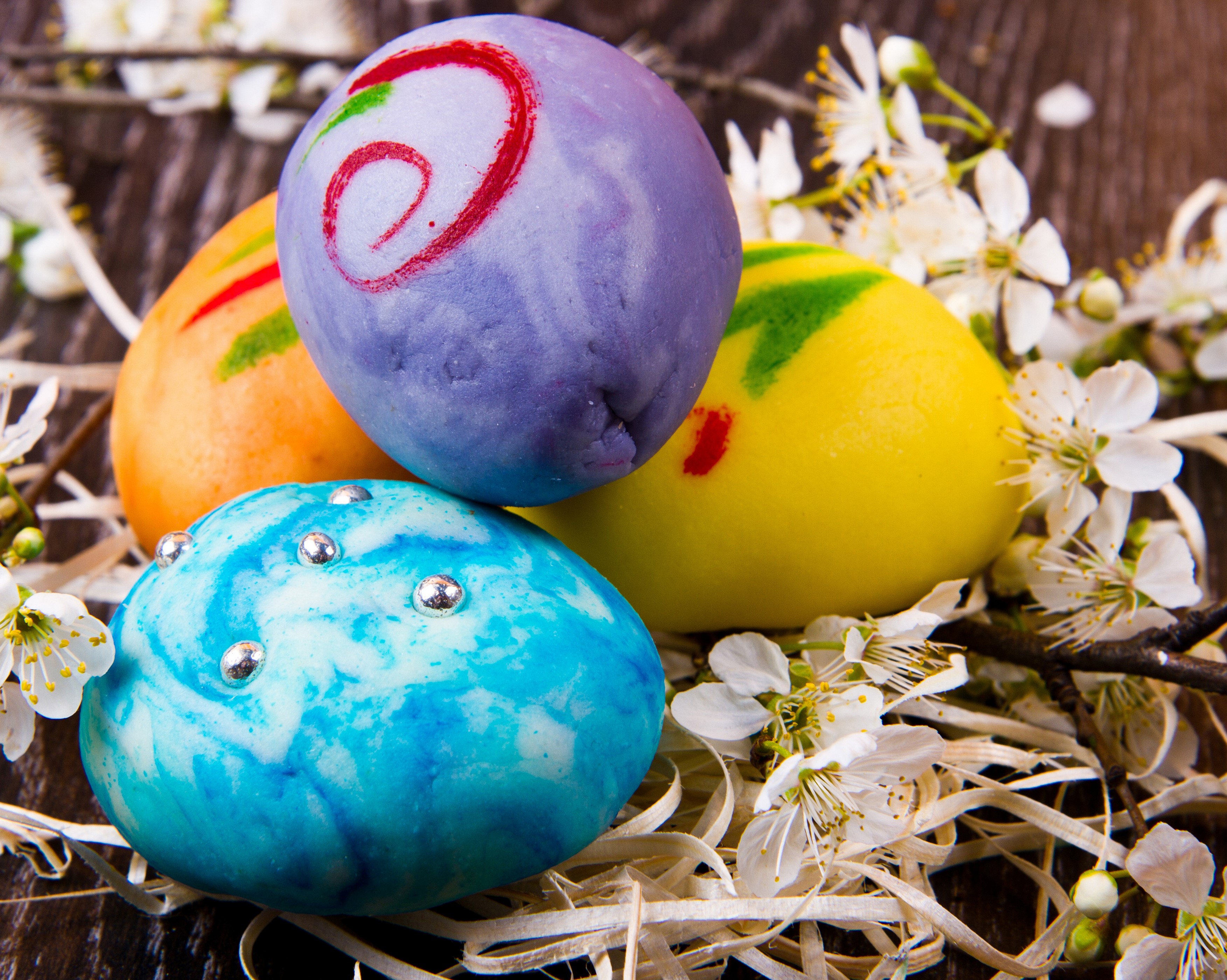 Easter Eggs with Cherry Blossoms HD Wallpaper