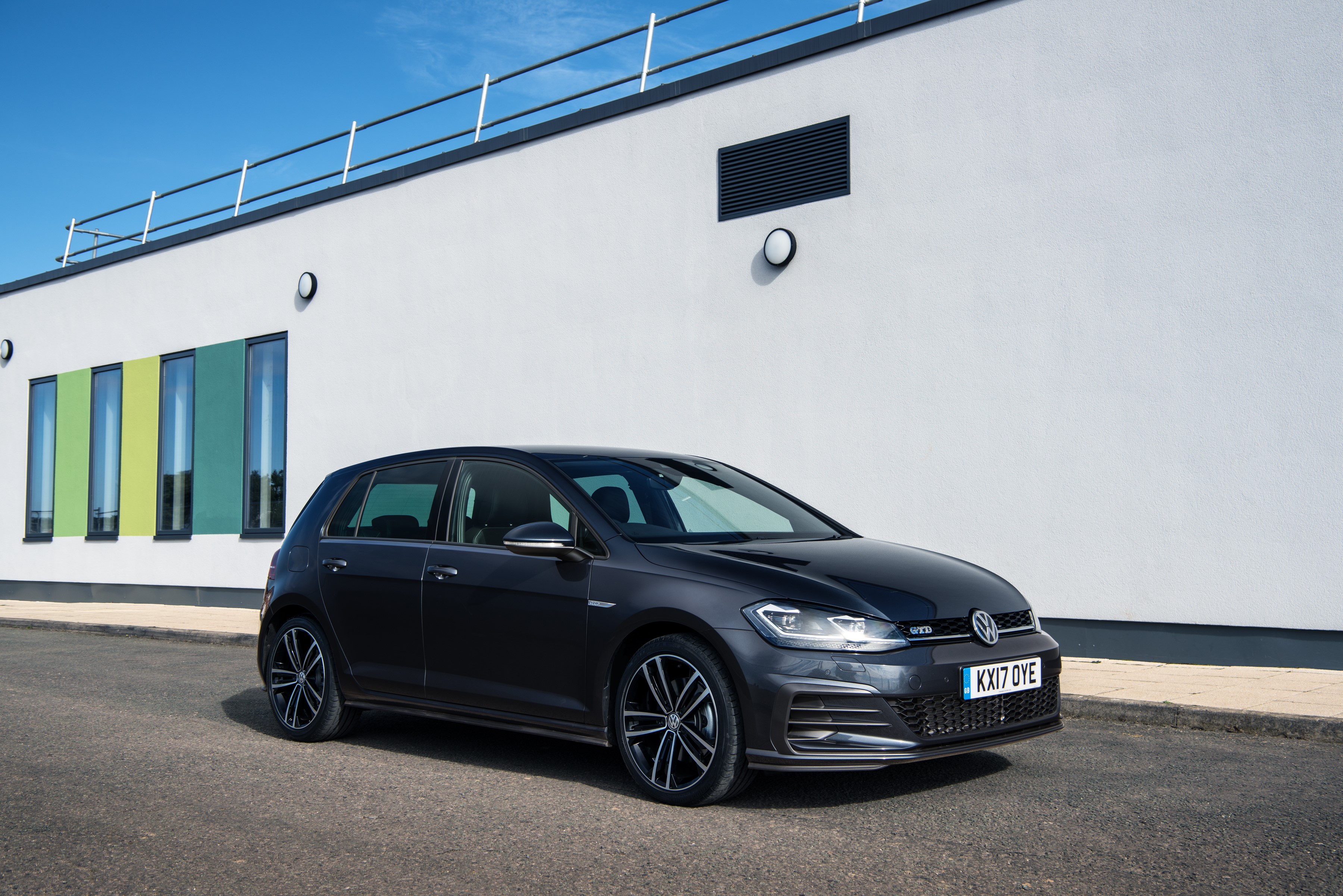 2017 Volkswagen Golf GTD 5-door in black HD Wallpaper