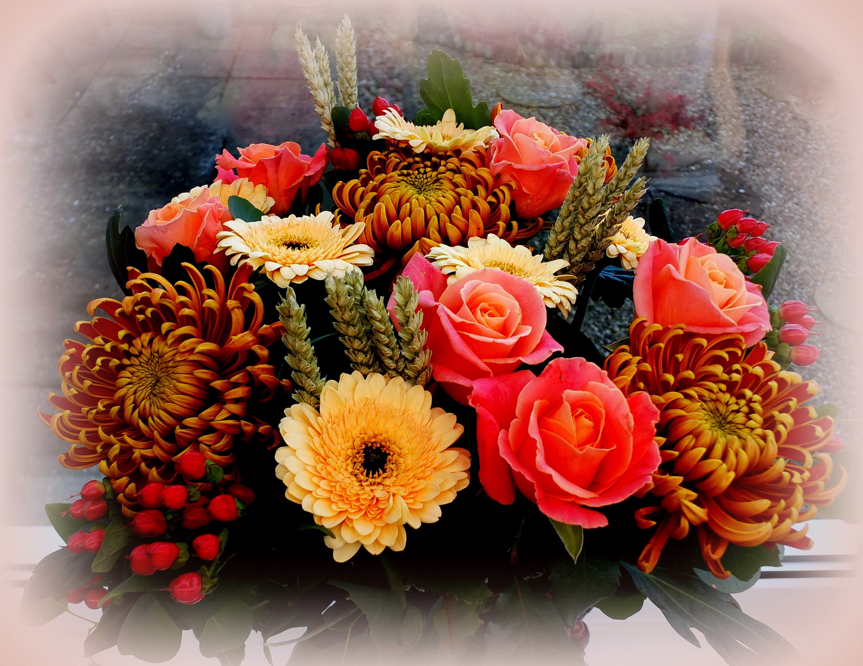 Bouquet of Roses and Chrysanthemums HD Wallpaper