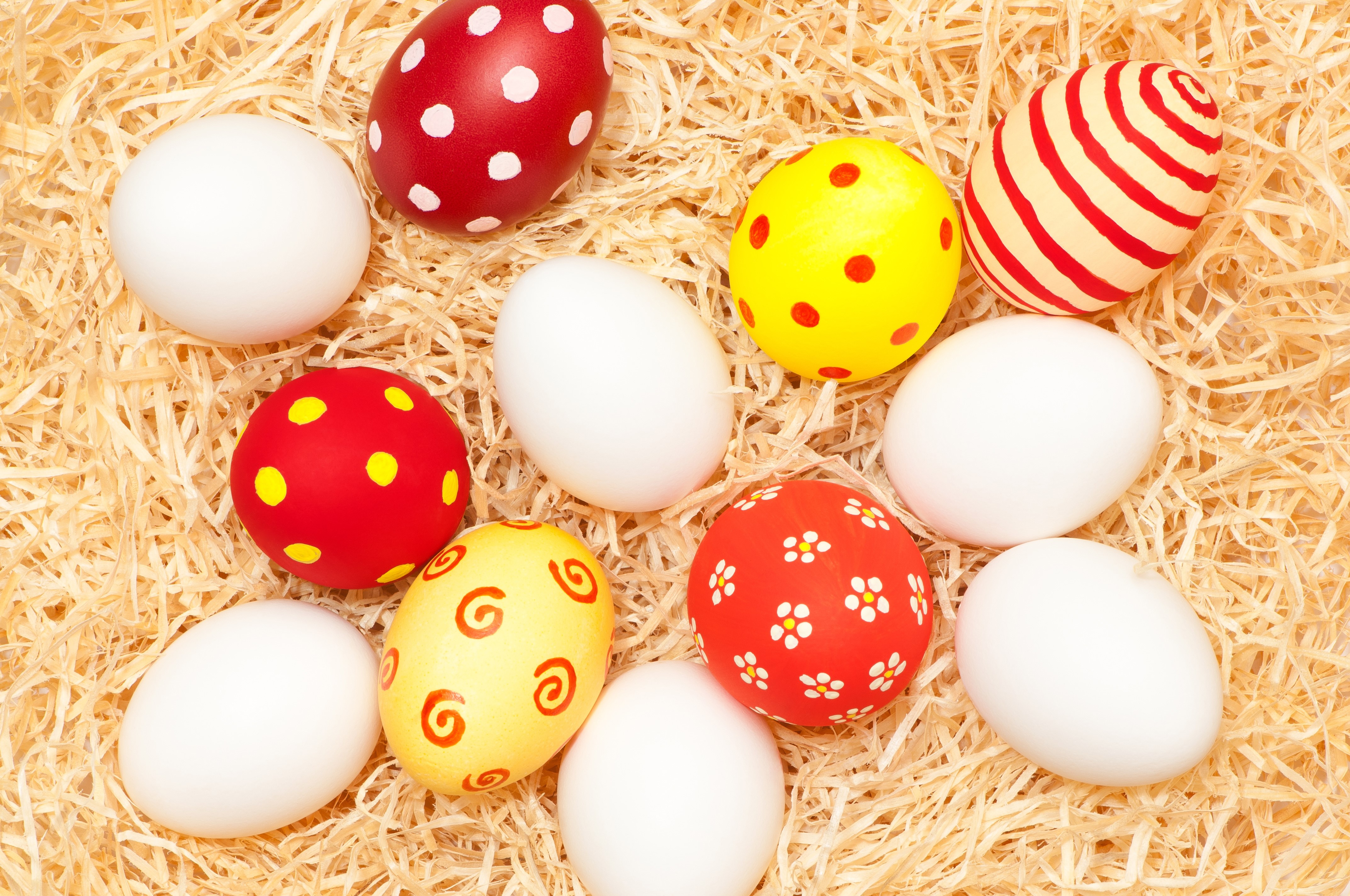 Easter Eggs on Straw HD Wallpaper