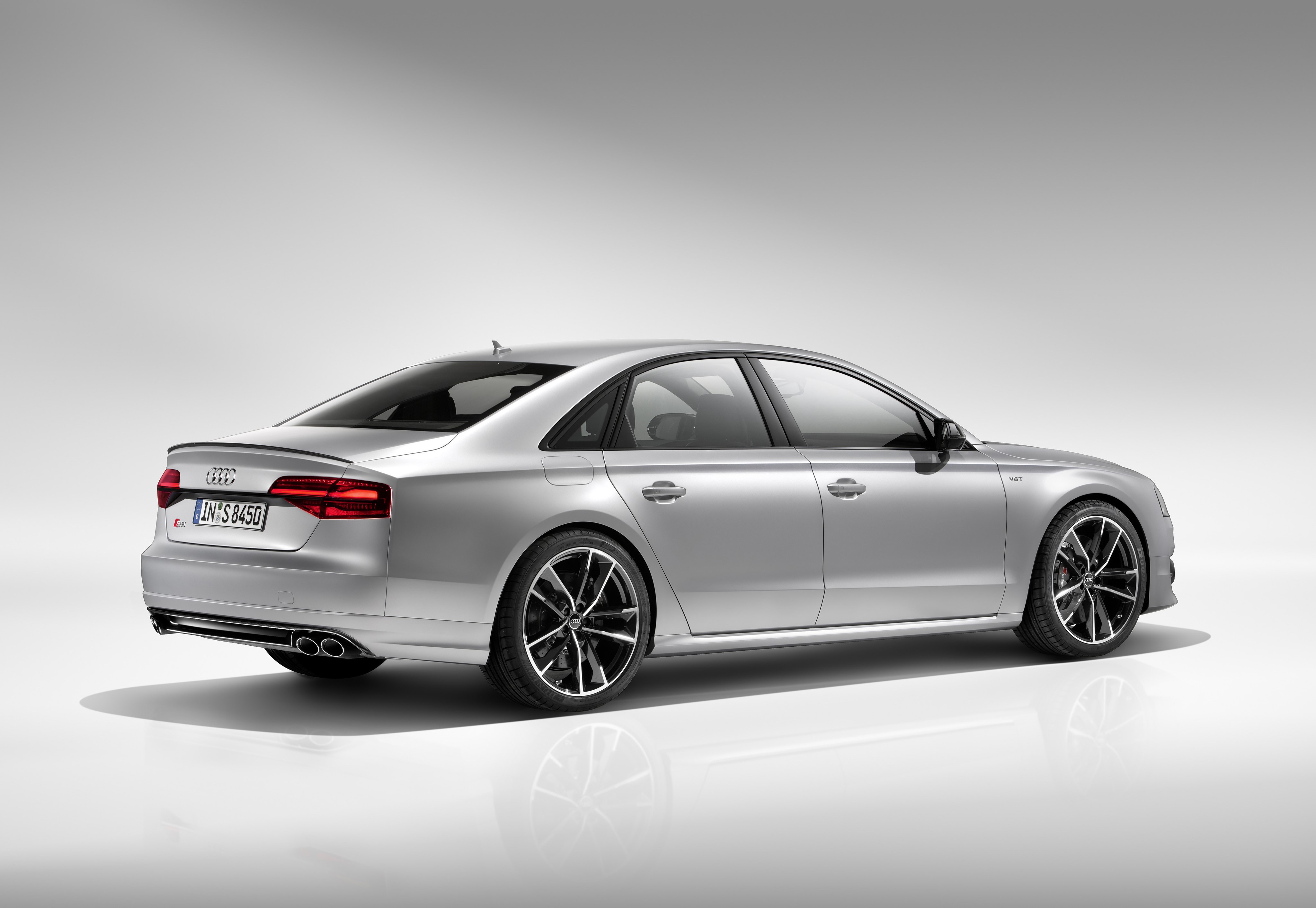 2015 Audi S8 plus Sedan HD Wallpaper