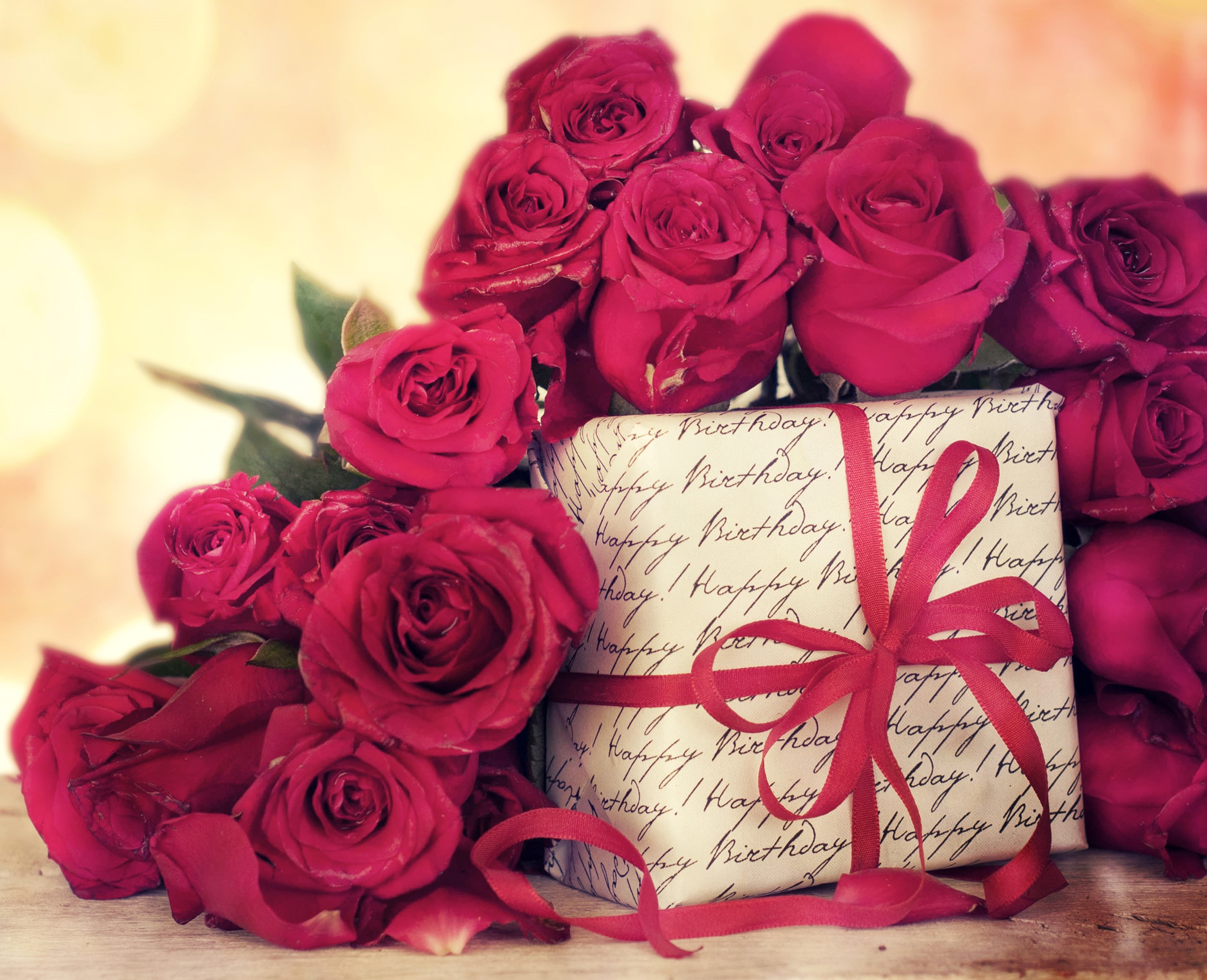 Red Roses and Birthday Gift HD Wallpaper