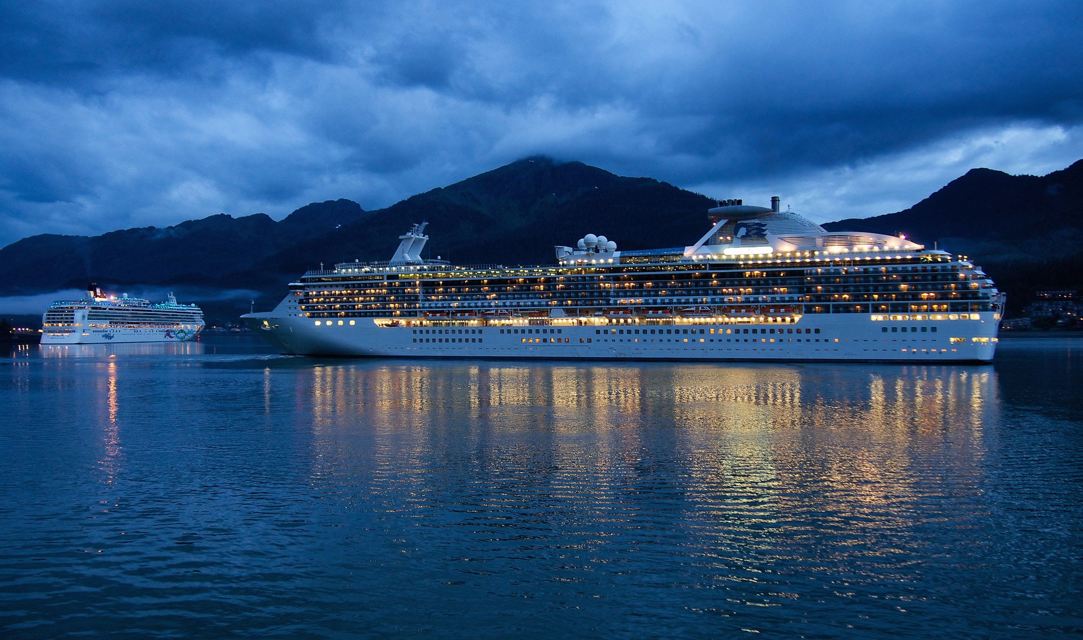 Two cruise liners at sea in the evening HD Wallpaper