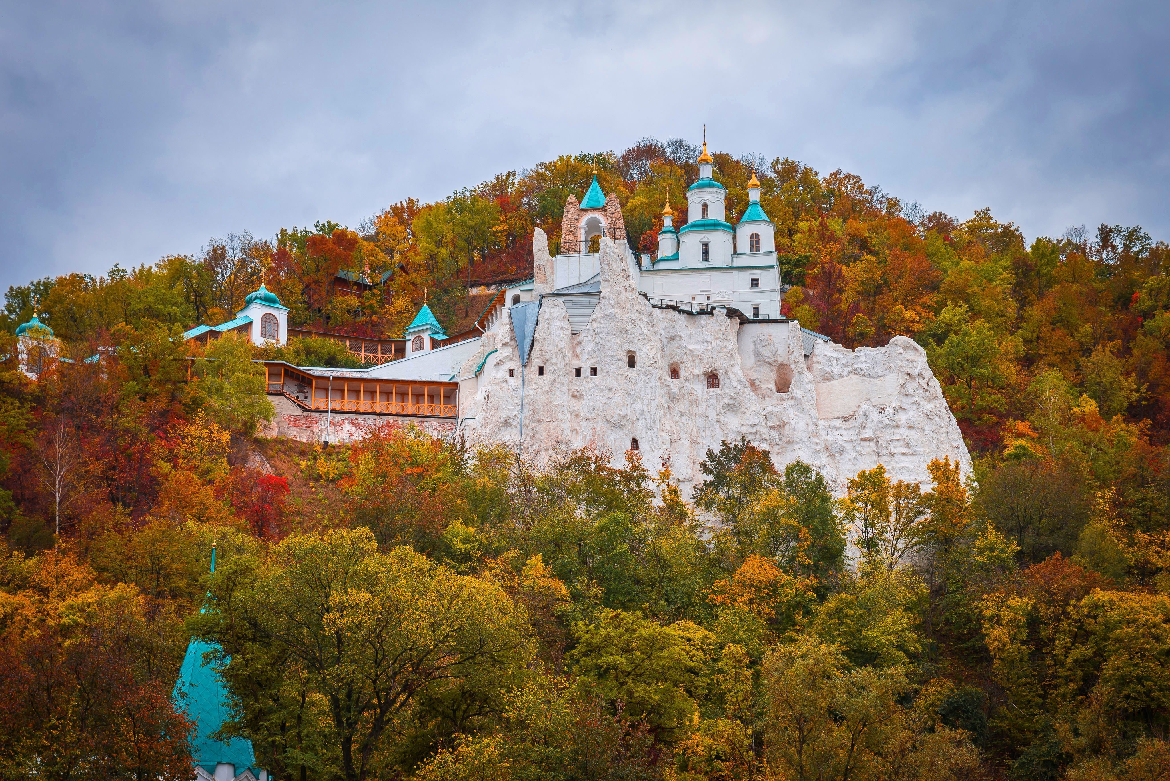Sviatohirsk Holy Mountains Lavra Monastery in Autumn HD Wallpaper