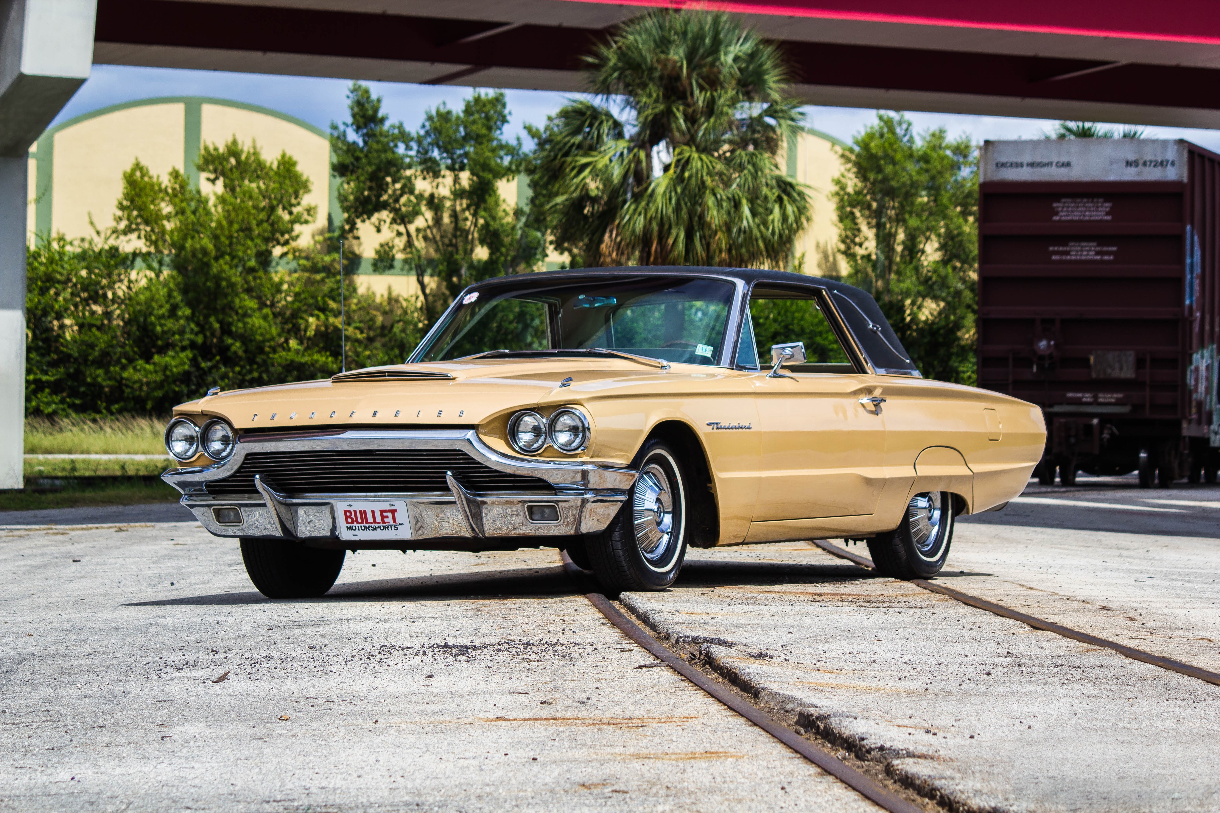 1964 Ford Thunderbird HD Wallpaper