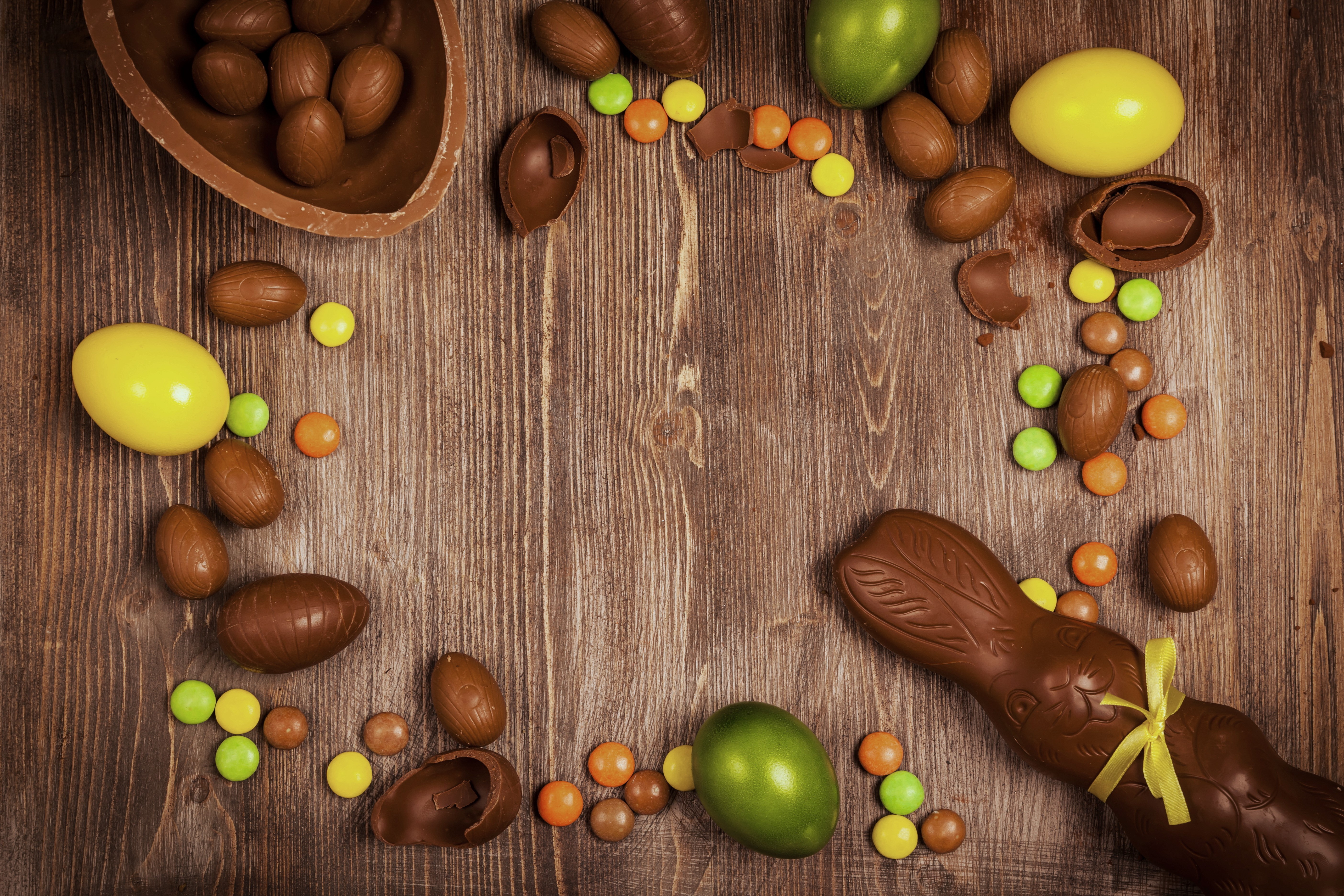 Easter Chocolate Eggs and Bunny on Wood HD Wallpaper