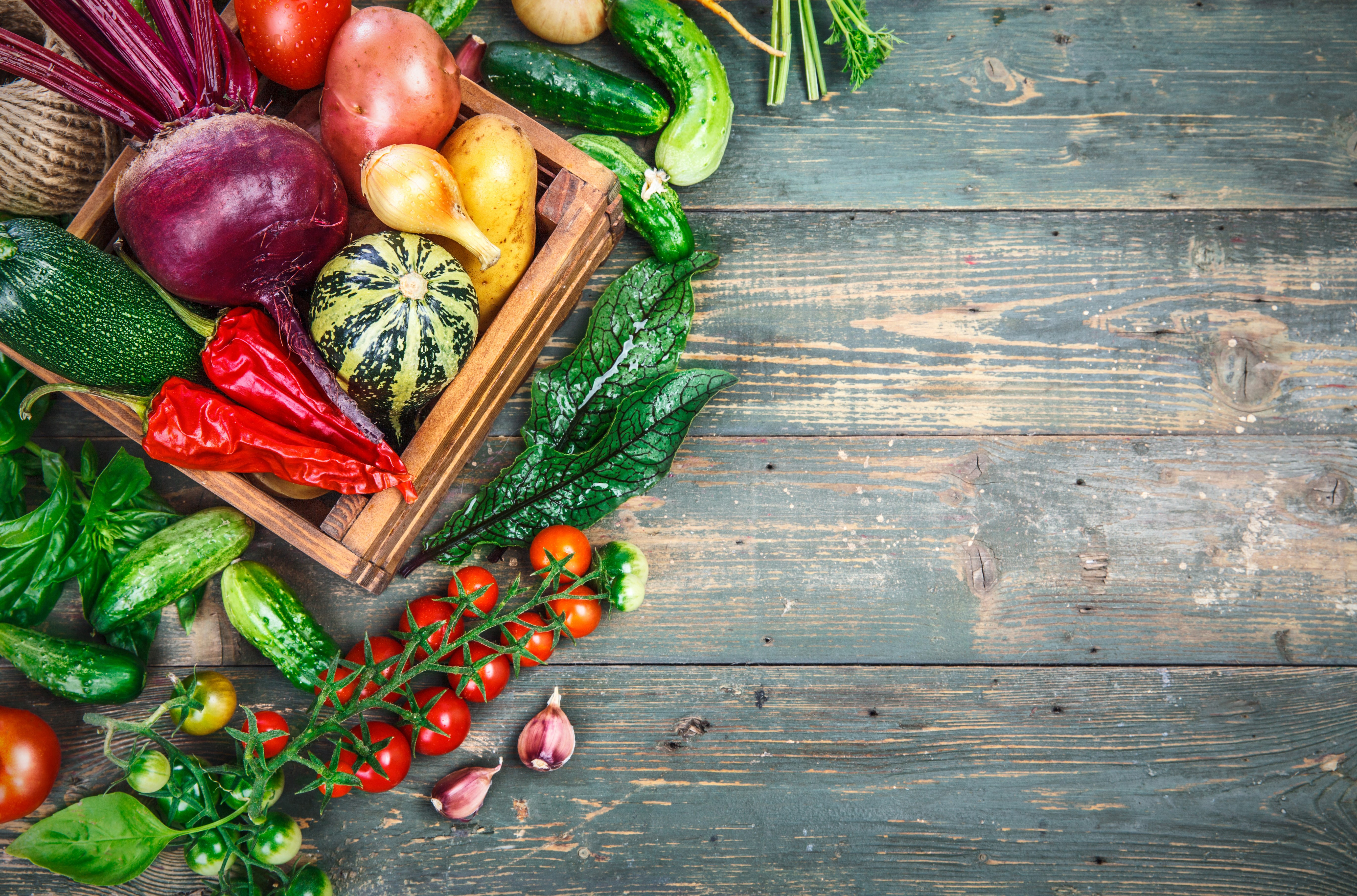 Vegetables on Wood Planks HD Wallpaper
