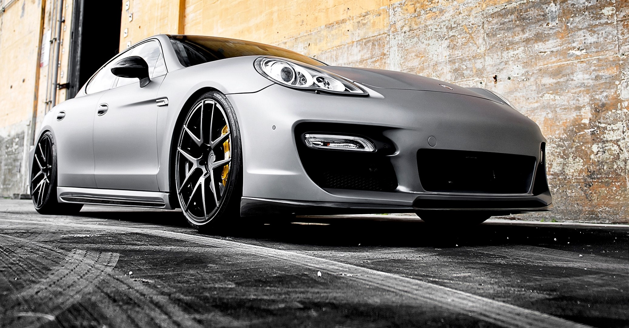 Matte Silver Porsche Panamera Turbo 2015 HD Wallpaper