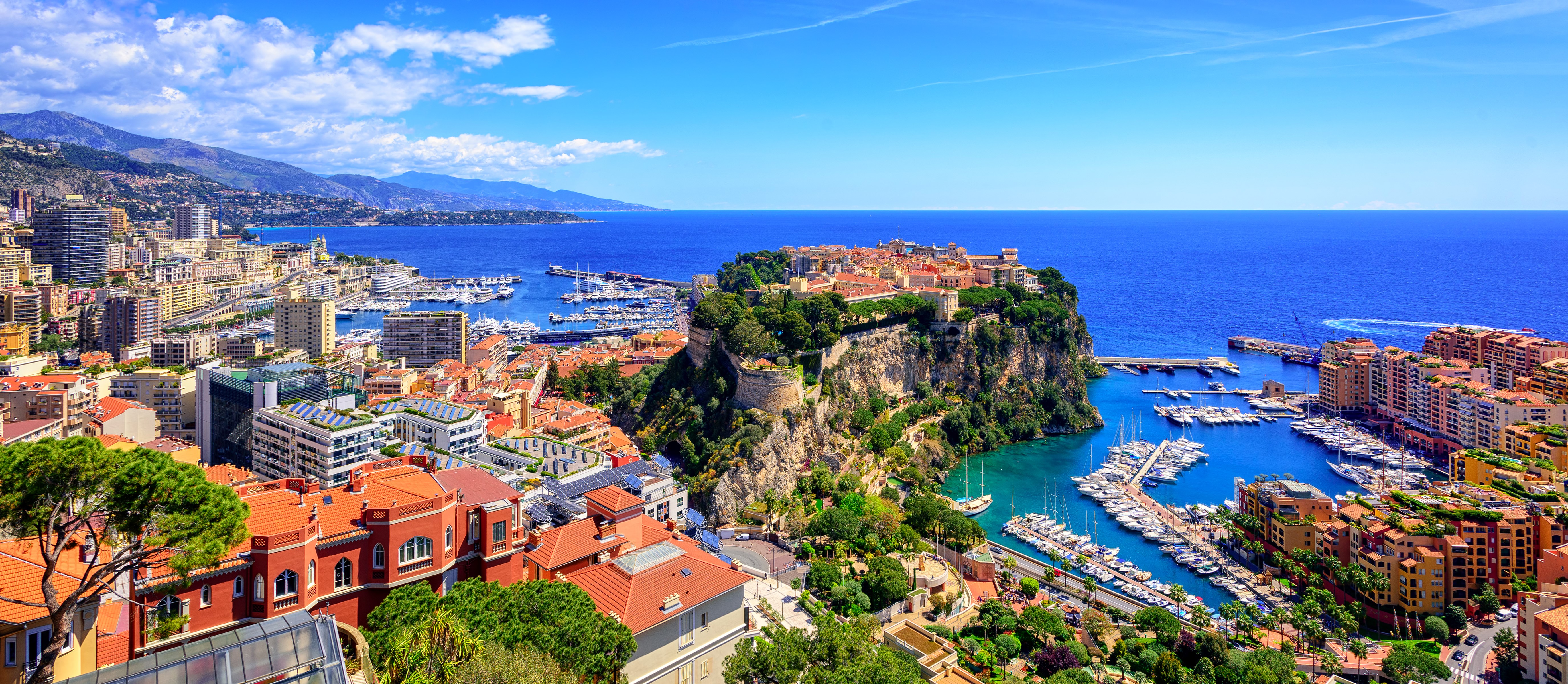 Panoramic view of Monaco coastline with Prince's Palace and marinas HD Wallpaper