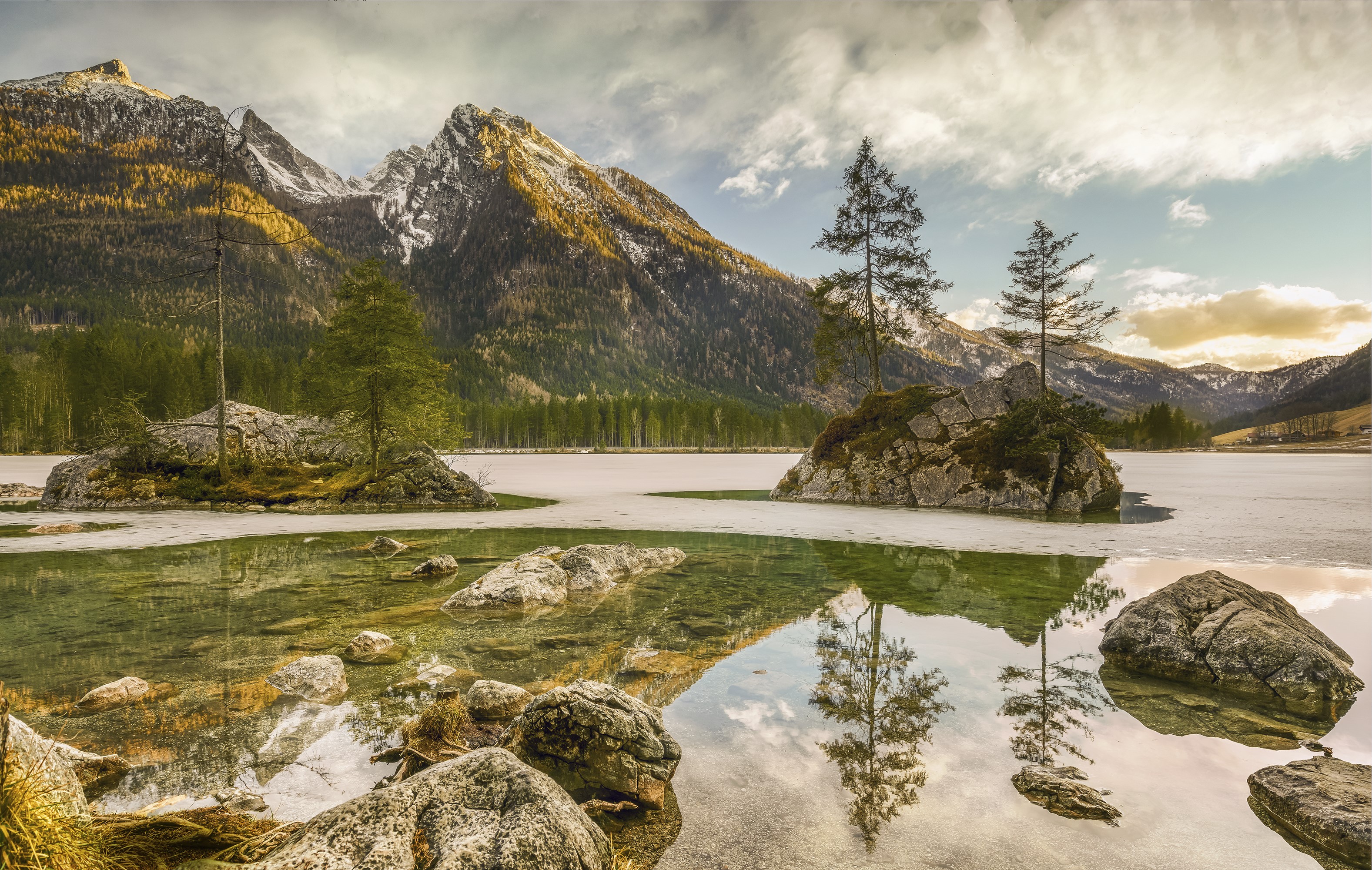 Lake with mountains and trees in Ramsau, Germany HD Wallpaper