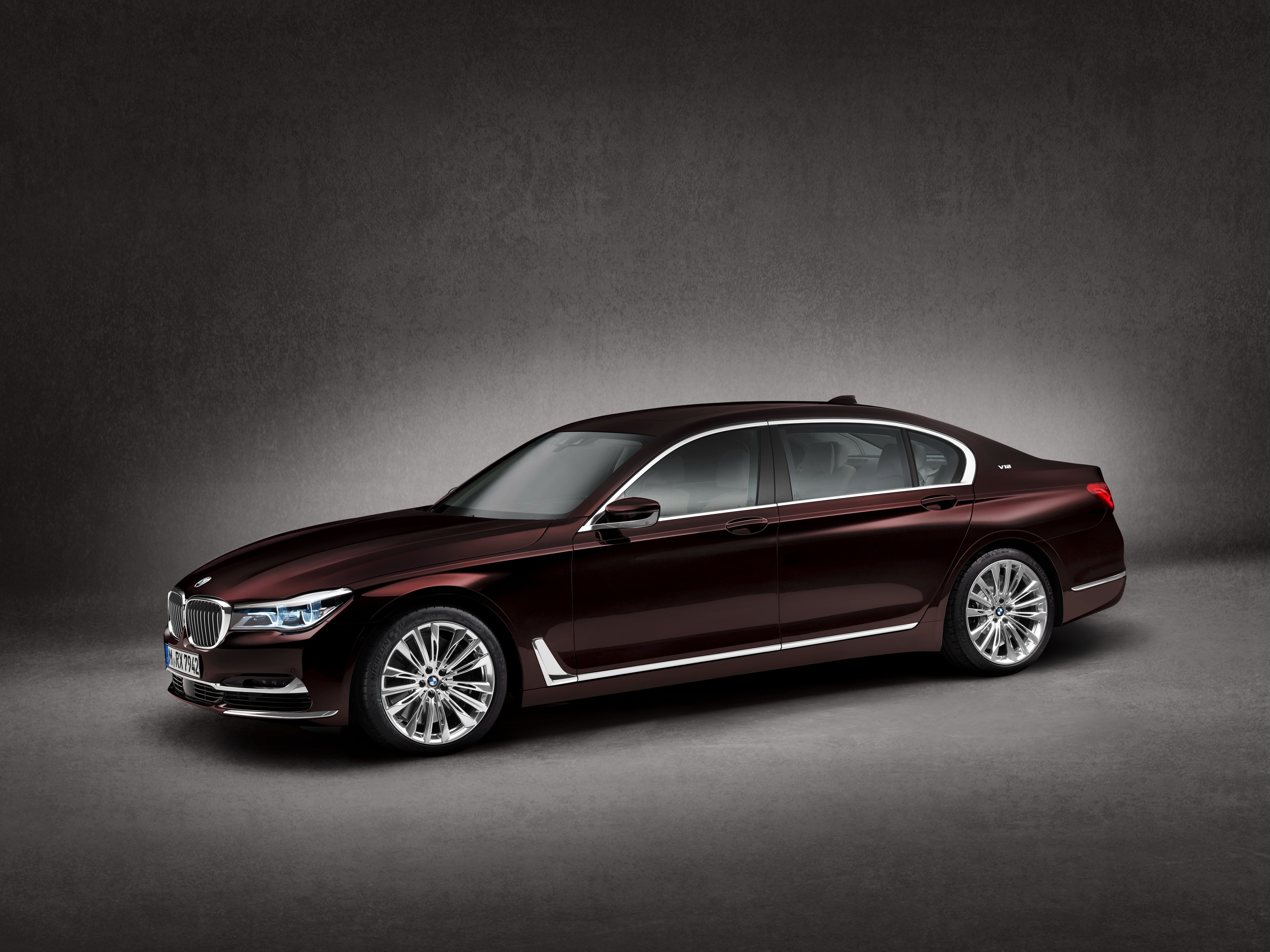 BMW 7-Series G12 Sedan HD Wallpaper