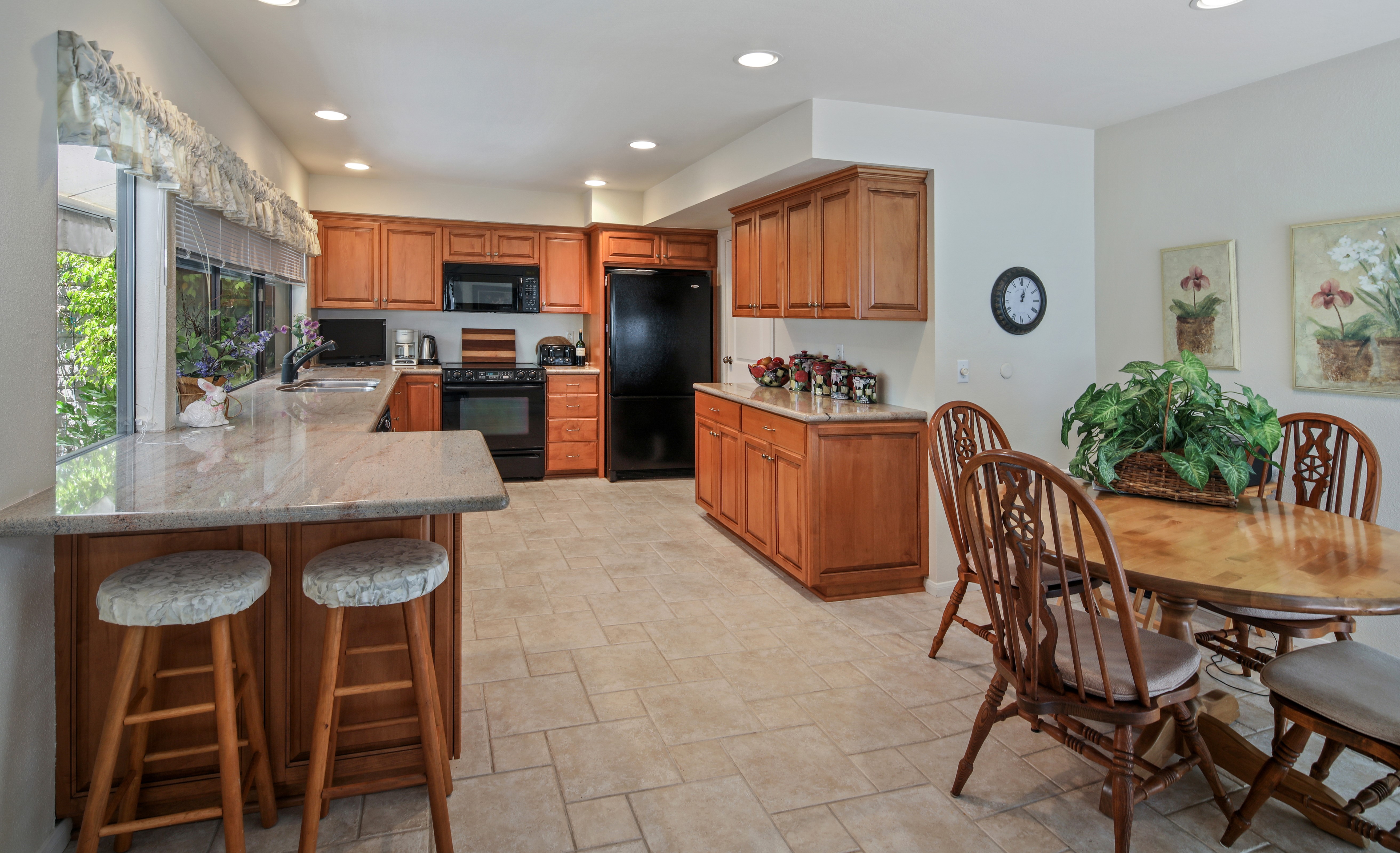 Kitchen Interior Design with Table and Chairs HD Wallpaper
