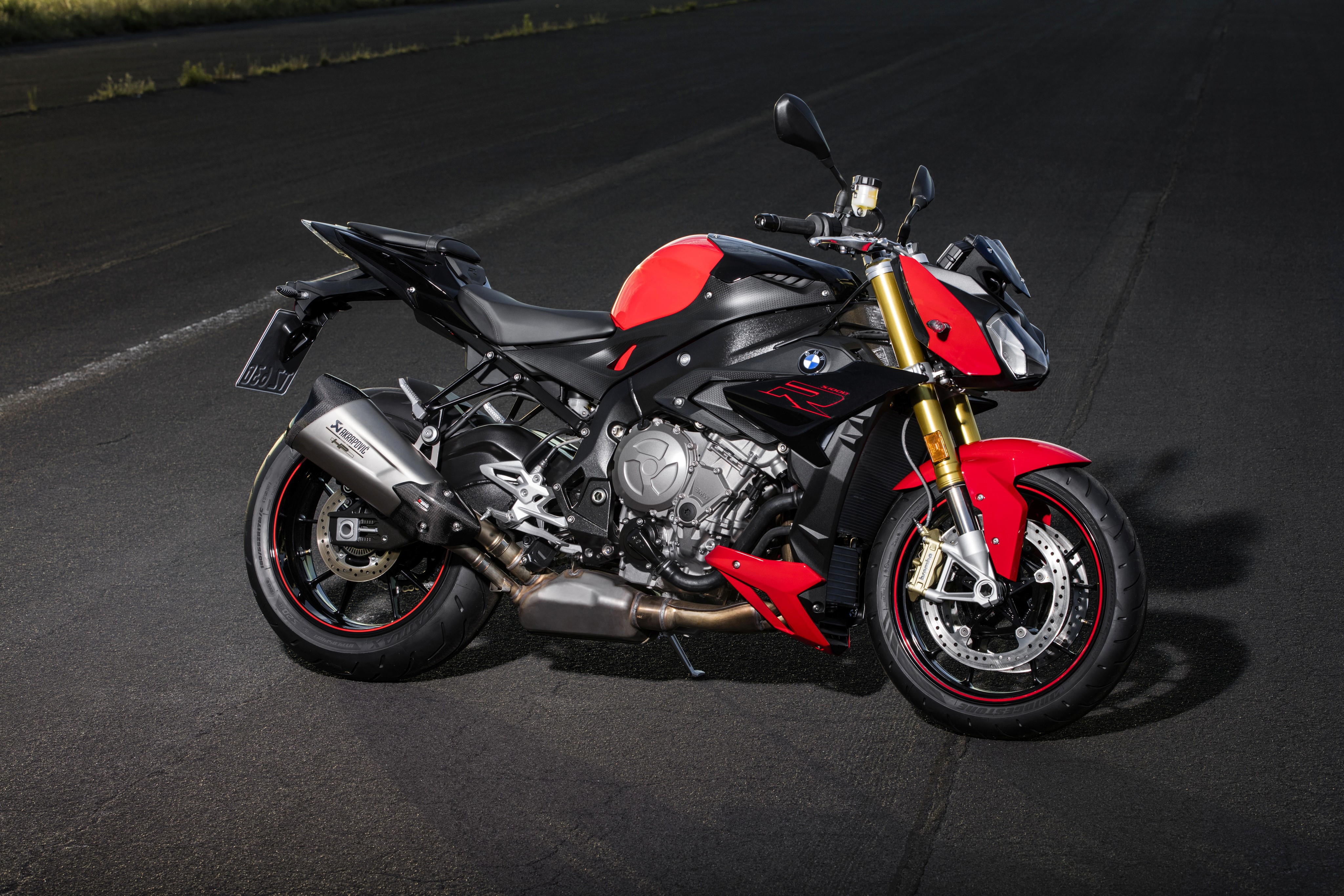 4K 2016 BMW S 1000 R Motorcycle Side View HD Wallpaper