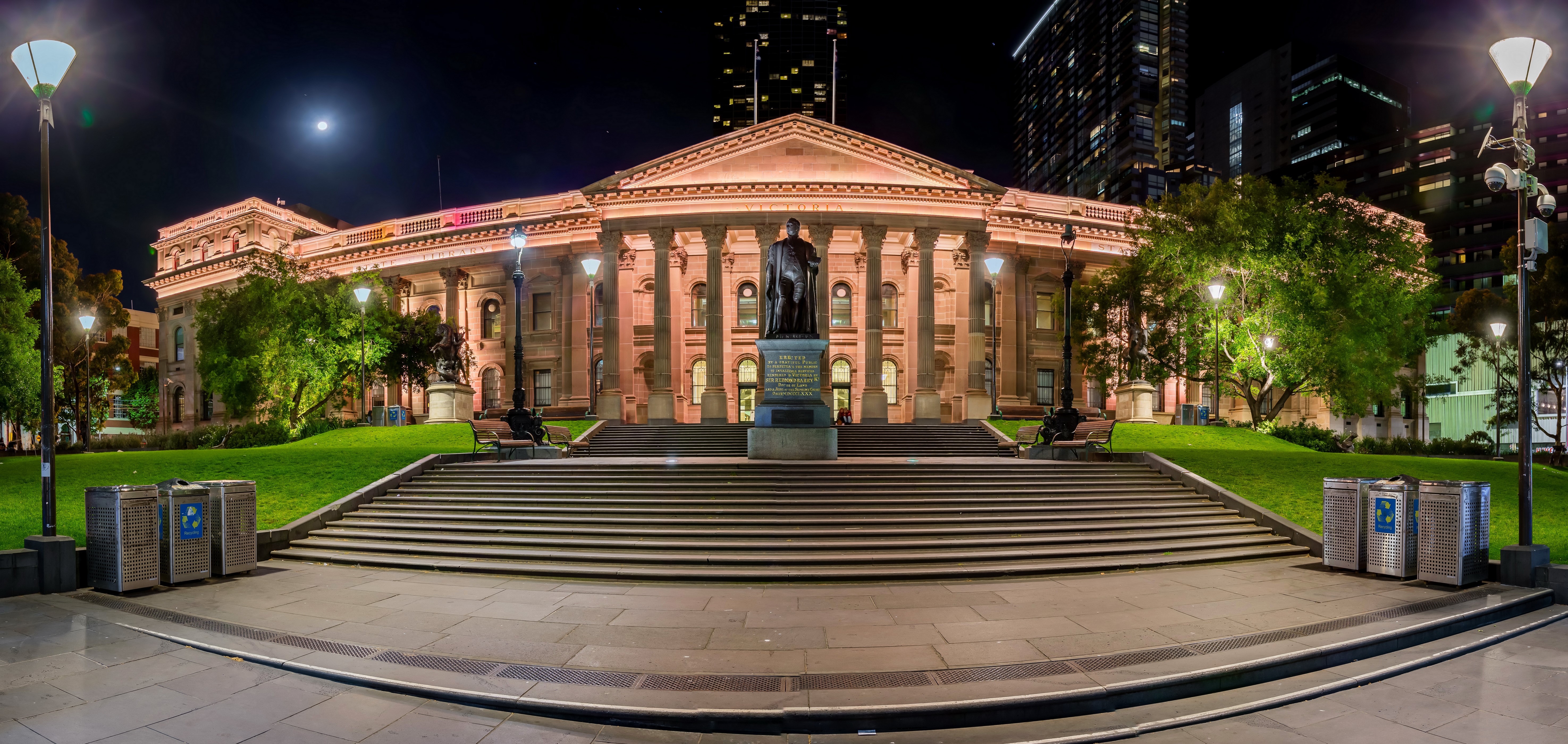 State Library Victoria at Night, Melbourne, Australia HD Wallpaper