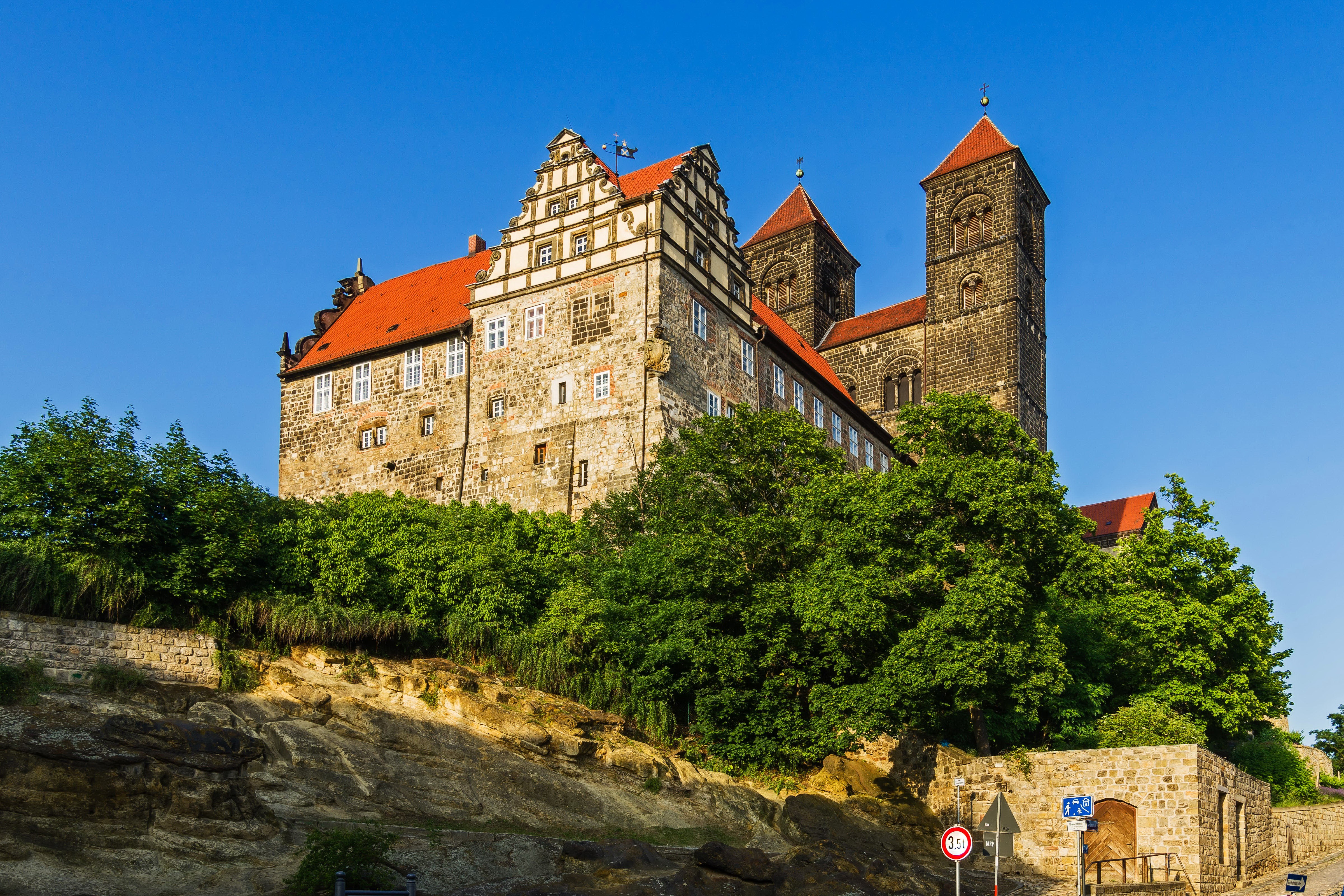 4K Quedlinburg Castle in Germany HD Wallpaper