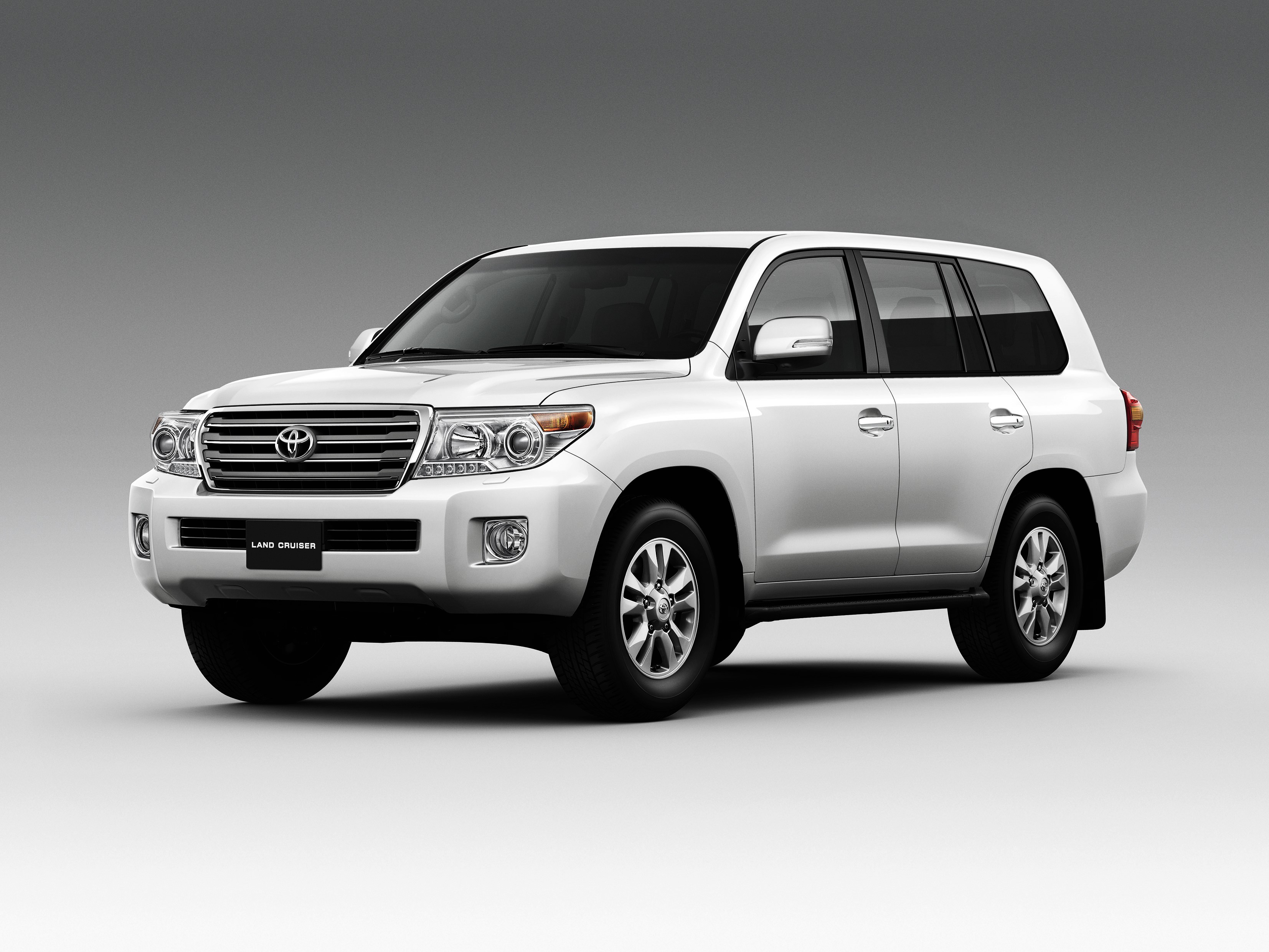White Toyota Land Cruiser HD Wallpaper