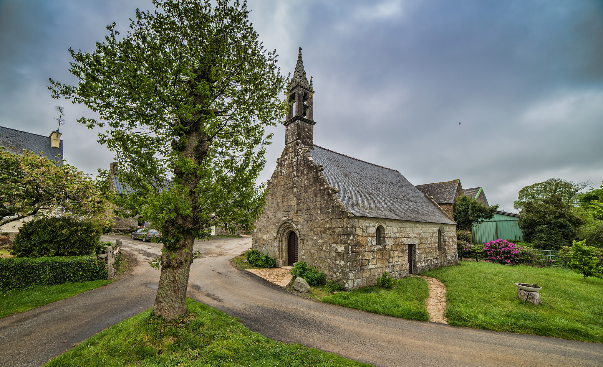 Chapel in Melgven, Brittany, France HD Wallpaper
