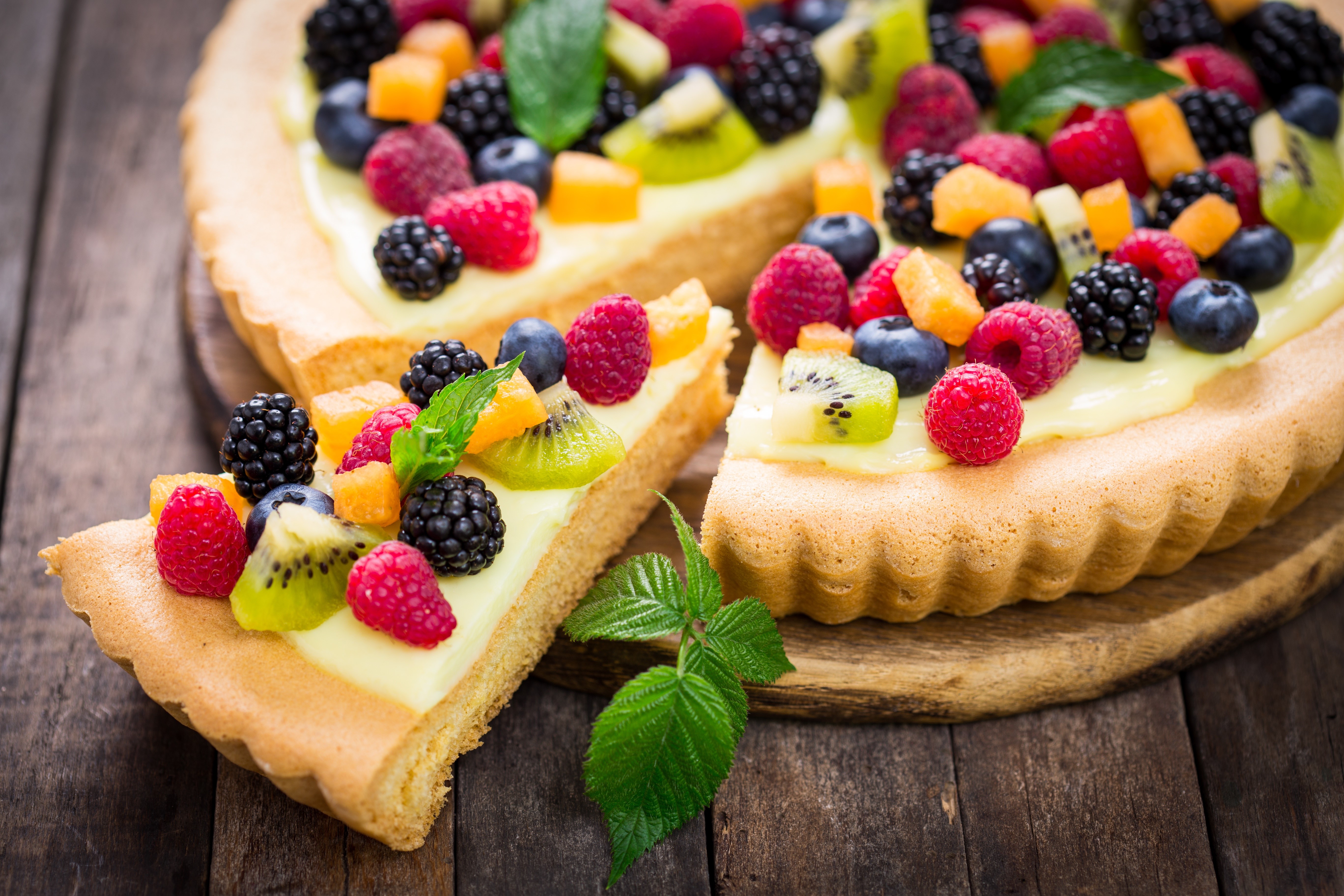 Fruit Tart with Berries and Kiwi HD Wallpaper