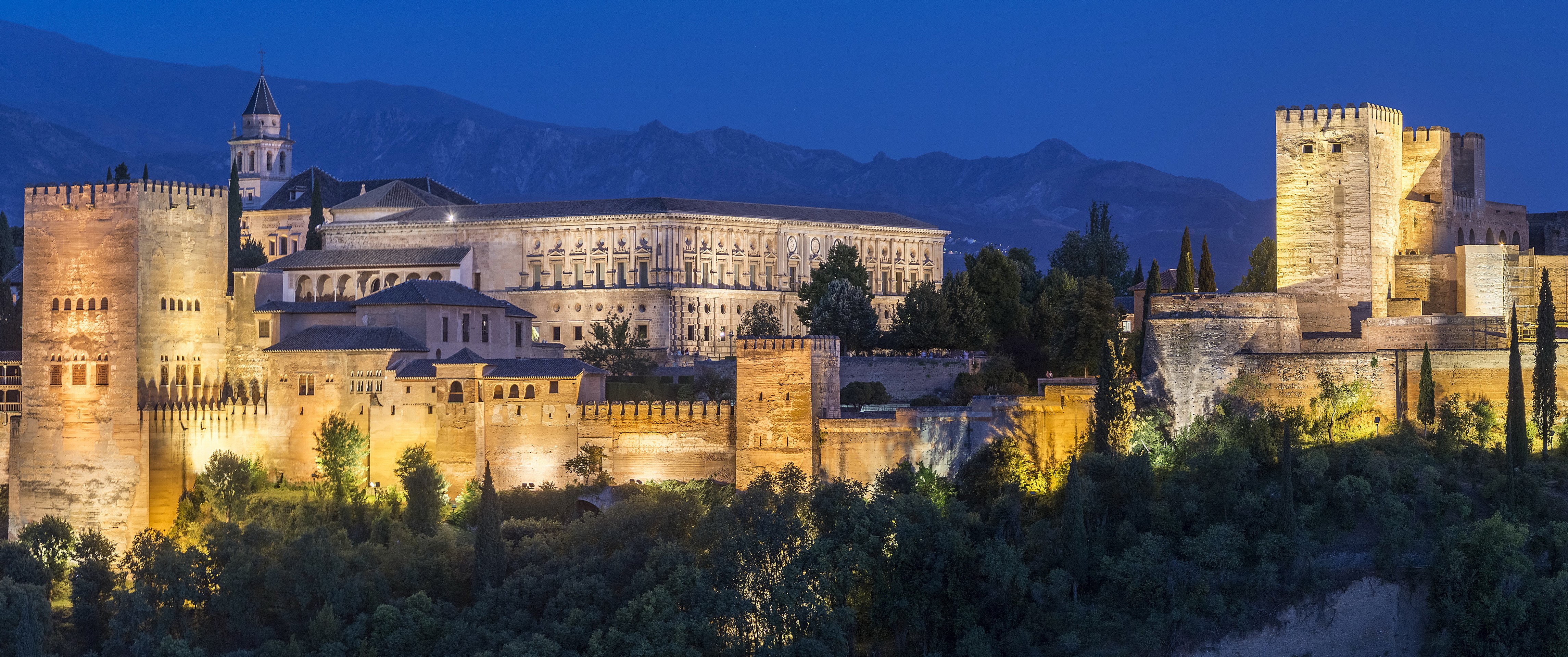 Alhambra Fortress and Palace at Night in Granada, Spain HD Wallpaper