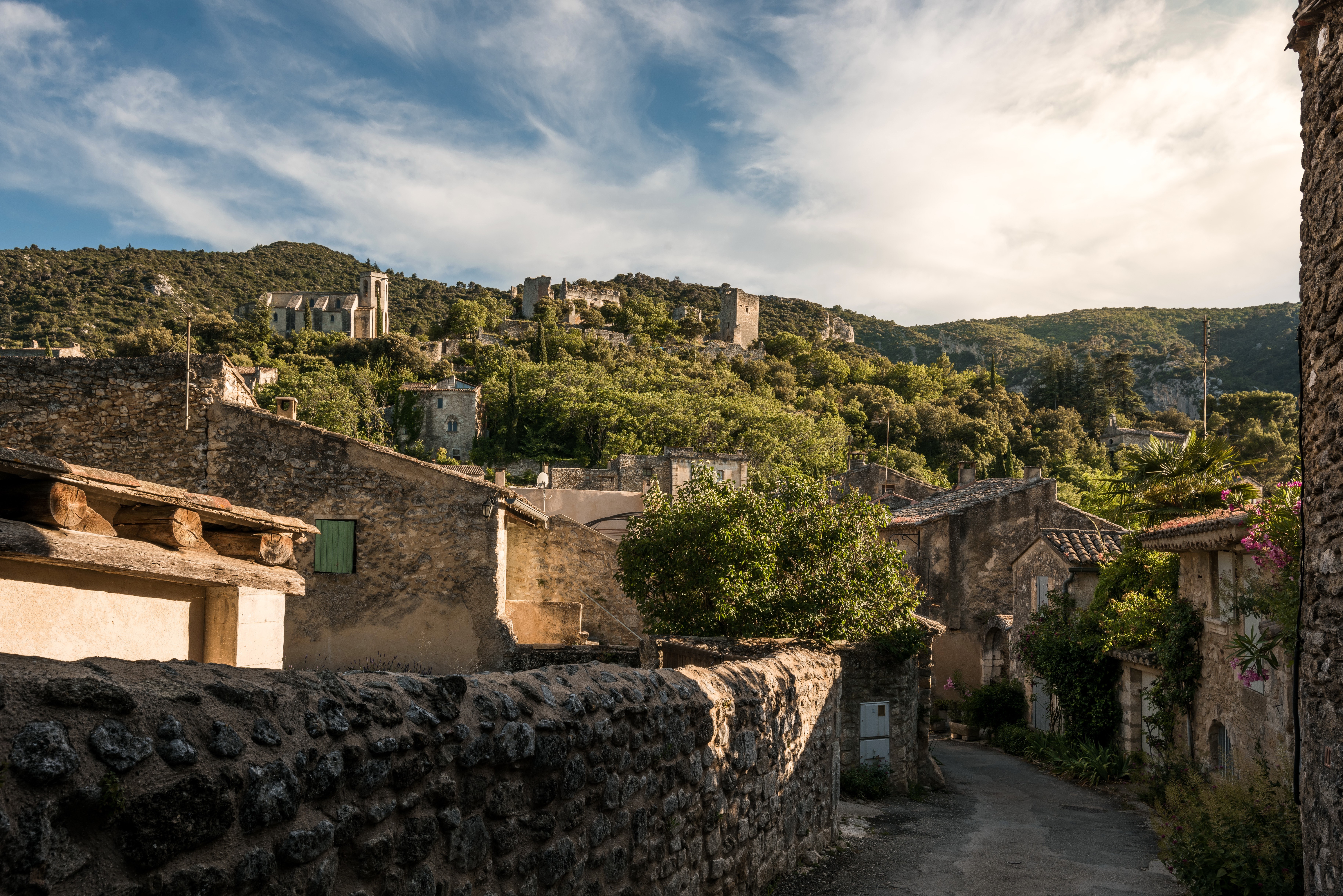 Oppede, France village street with ancient houses HD Wallpaper