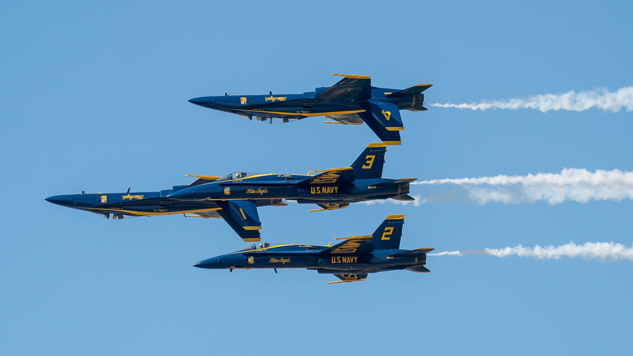 Blue Angels FA-18 fighter jets flying in formation HD Wallpaper