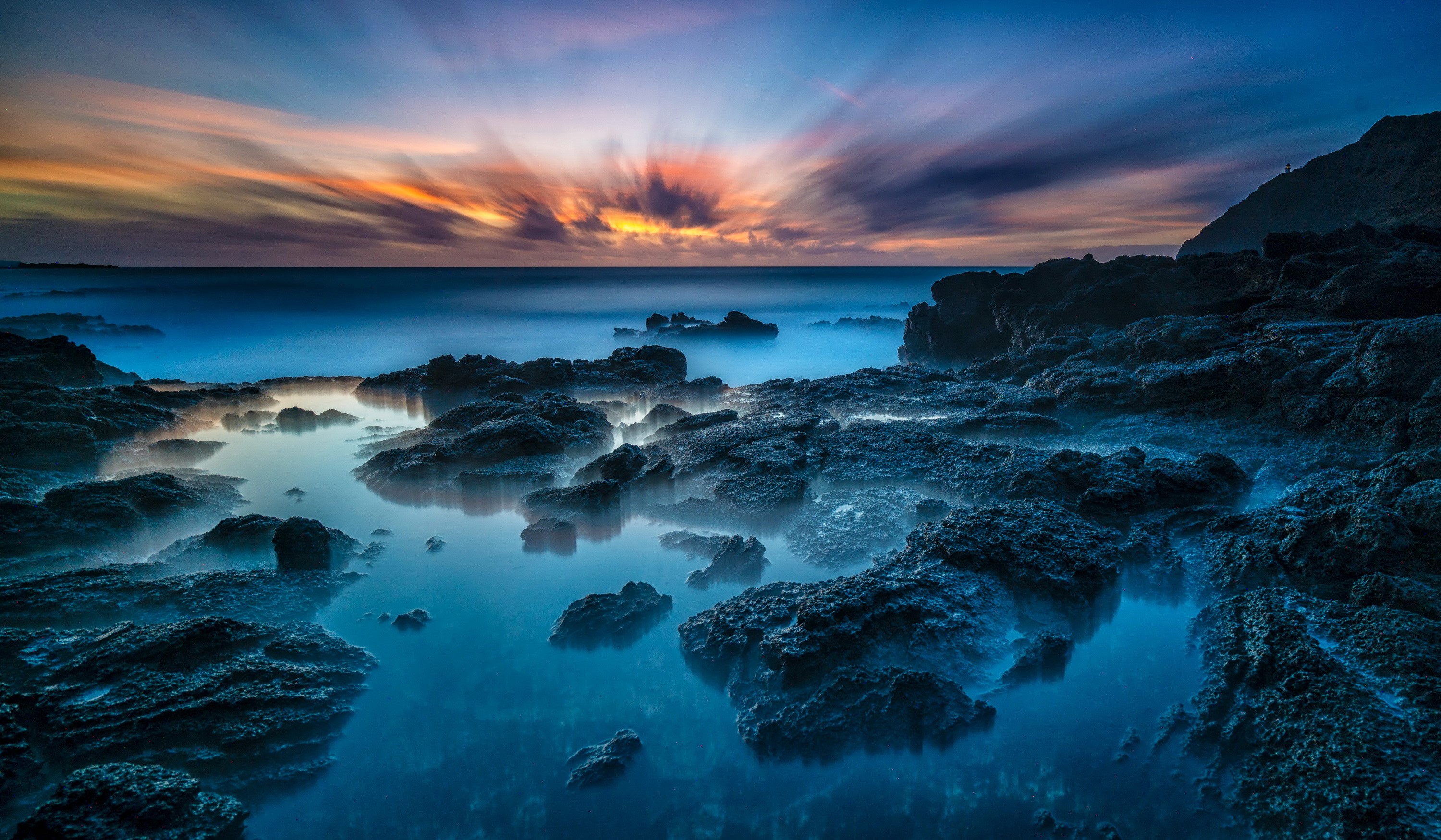 Sunset over the rocky coast of Oahu, Hawaii HD Wallpaper