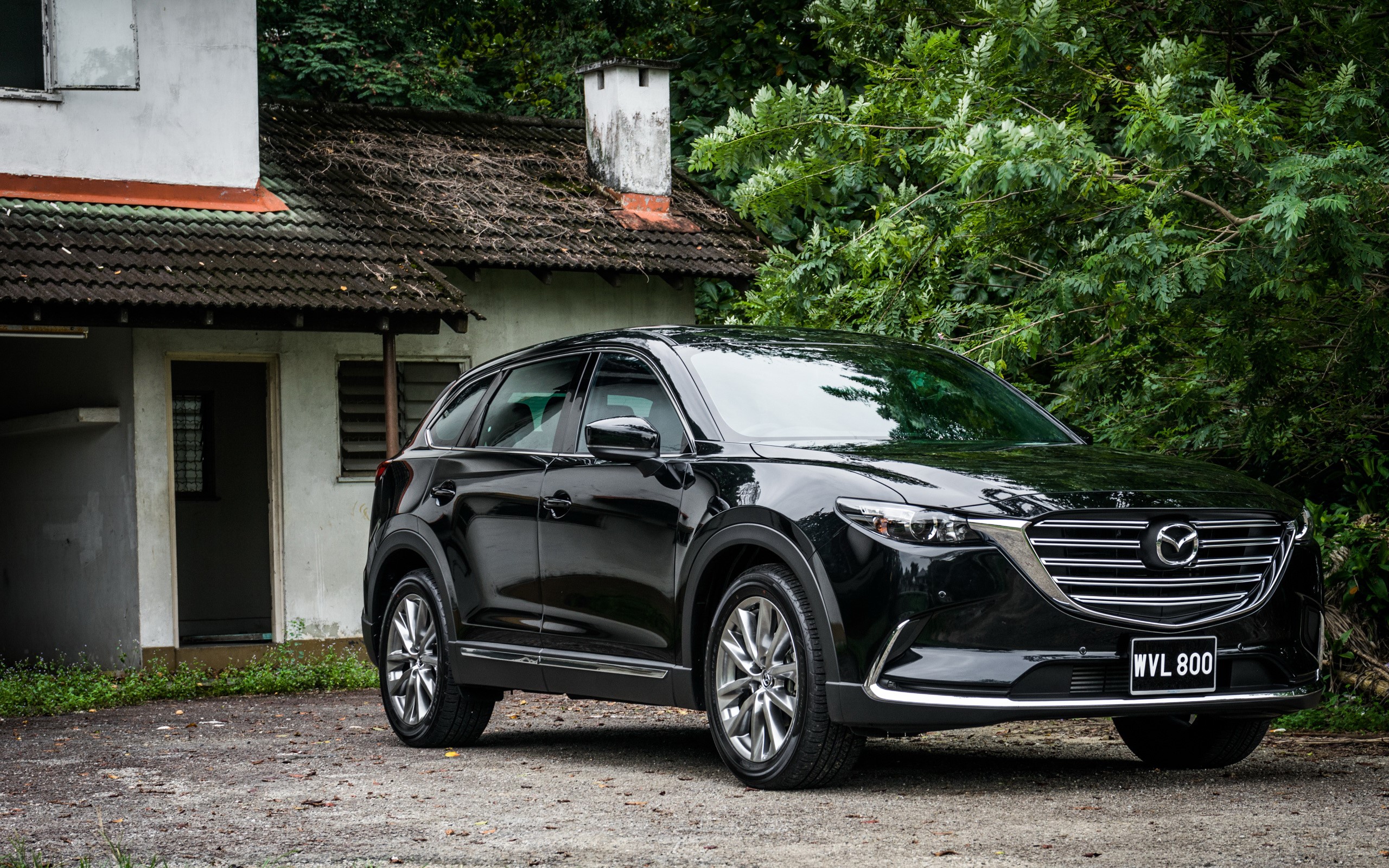 Black 2017 Mazda CX-9 parked near a house HD Wallpaper